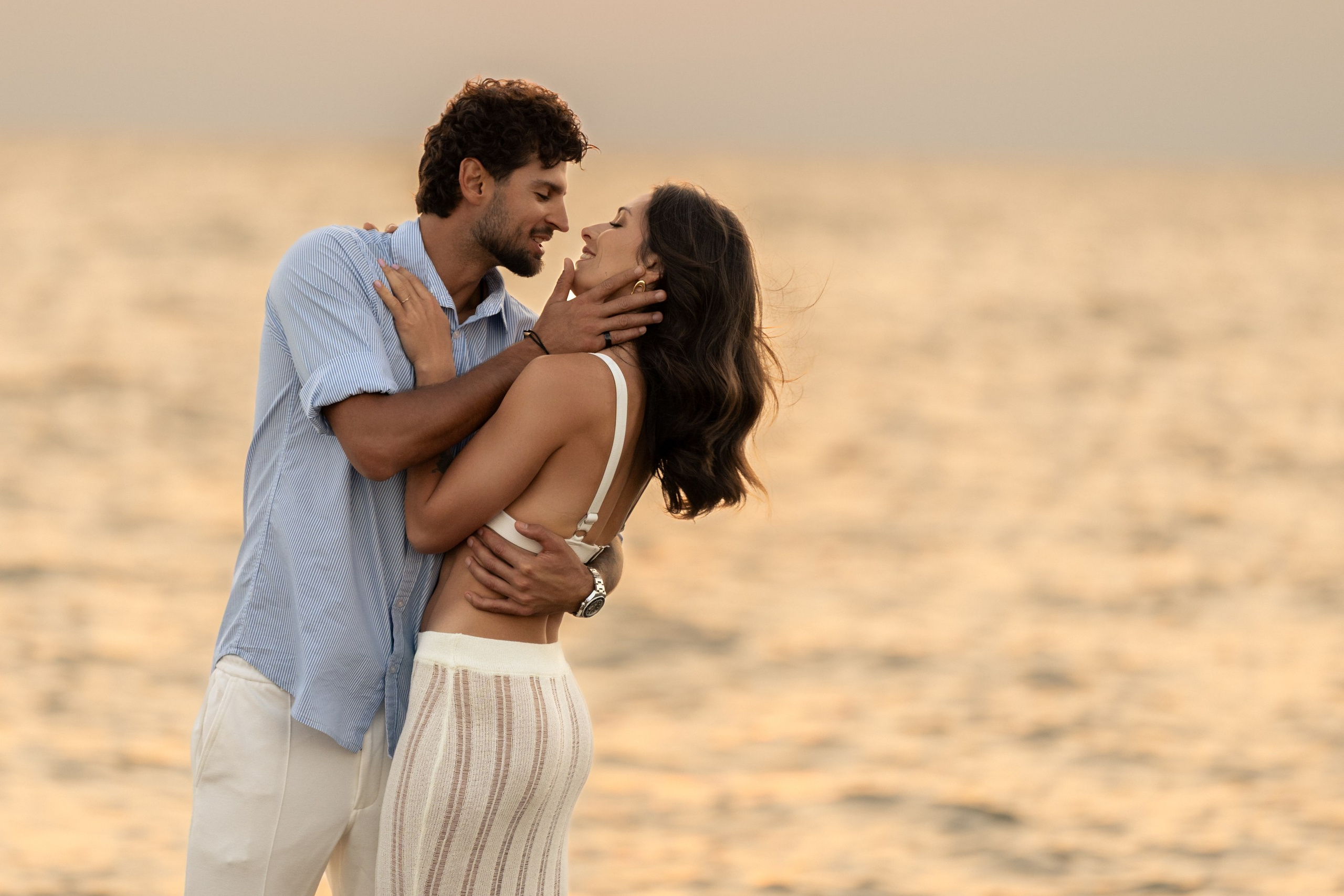 Белек —фотосессия на песчаном пляже на закате солнца. PHOTOGRAPHER IN ANTALYA KEMER BELEK SIDE ALANYA