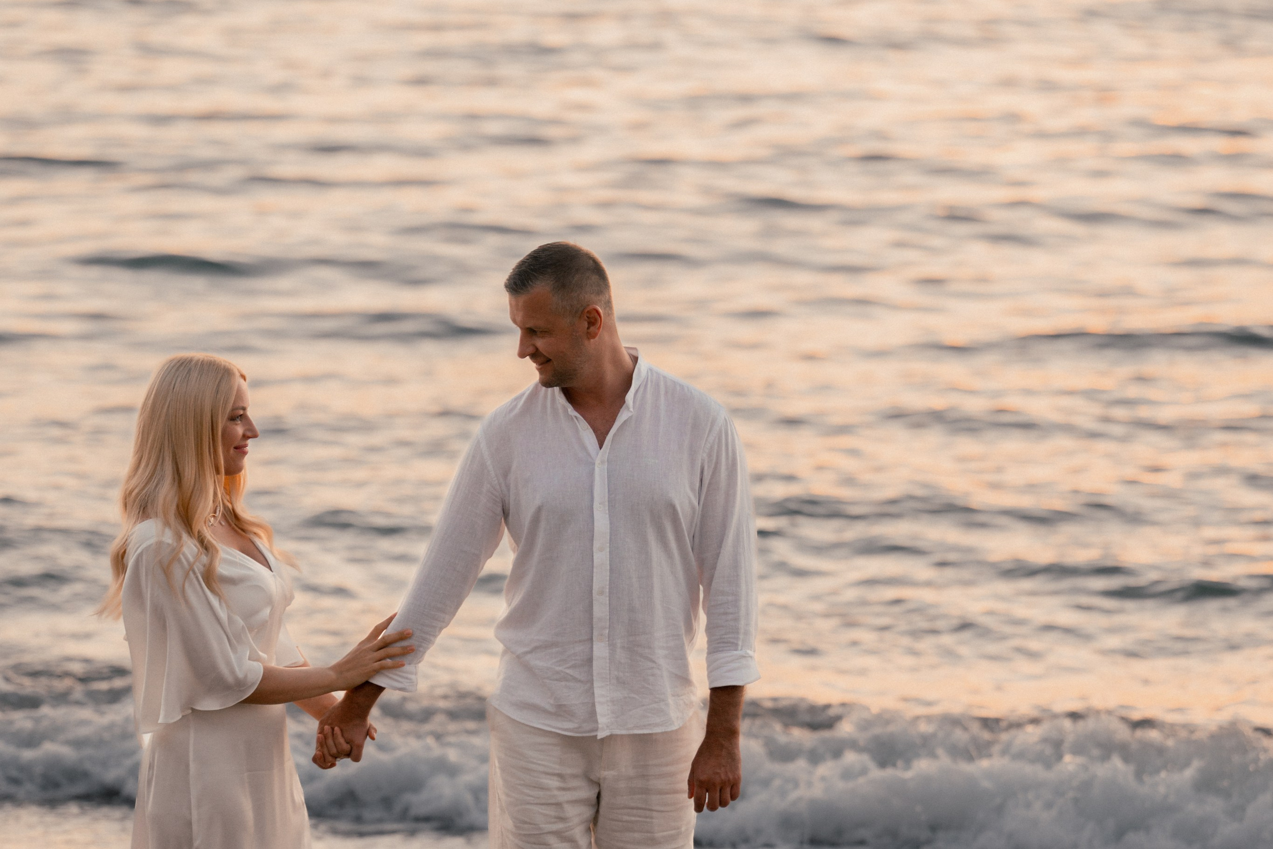 Кемер — фотосессия на большом пляже со скалами (Гёйнюк). PHOTOGRAPHER IN ANTALYA KEMER BELEK SIDE ALANYA