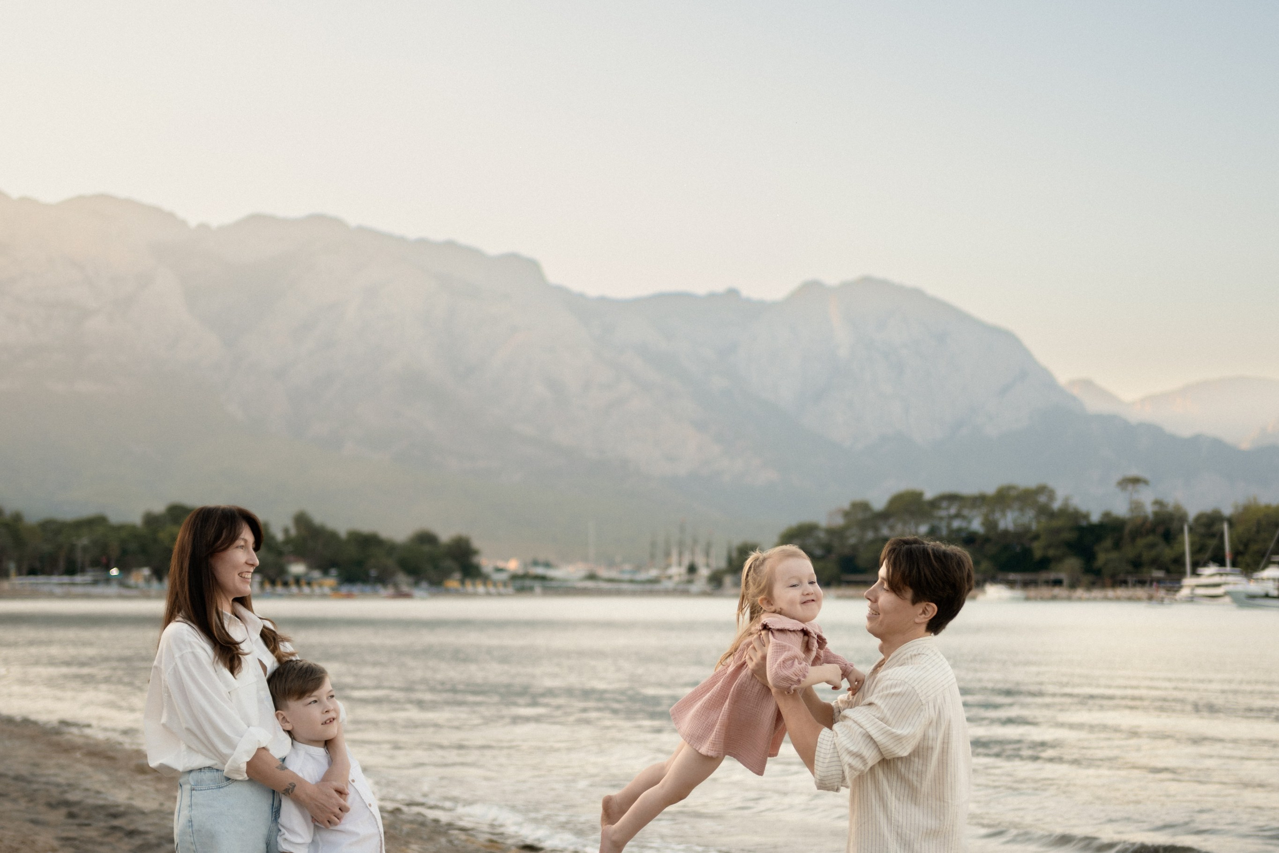 Antalya Kemer photographer — photoshoot in central moonlight Lagoon in Kemer