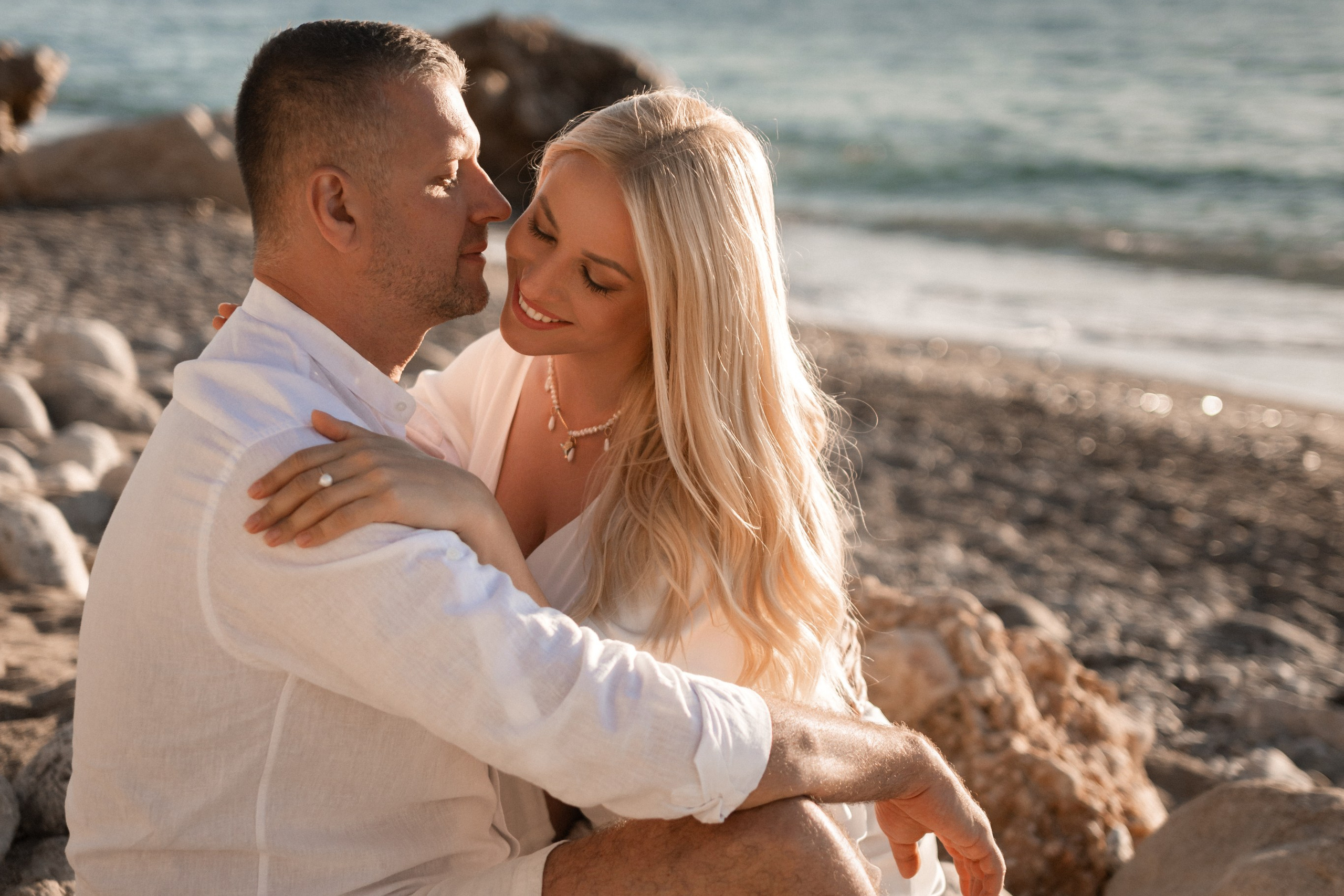 Кемер — фотосессия на большом пляже со скалами (Гёйнюк). PHOTOGRAPHER IN ANTALYA KEMER BELEK SIDE ALANYA