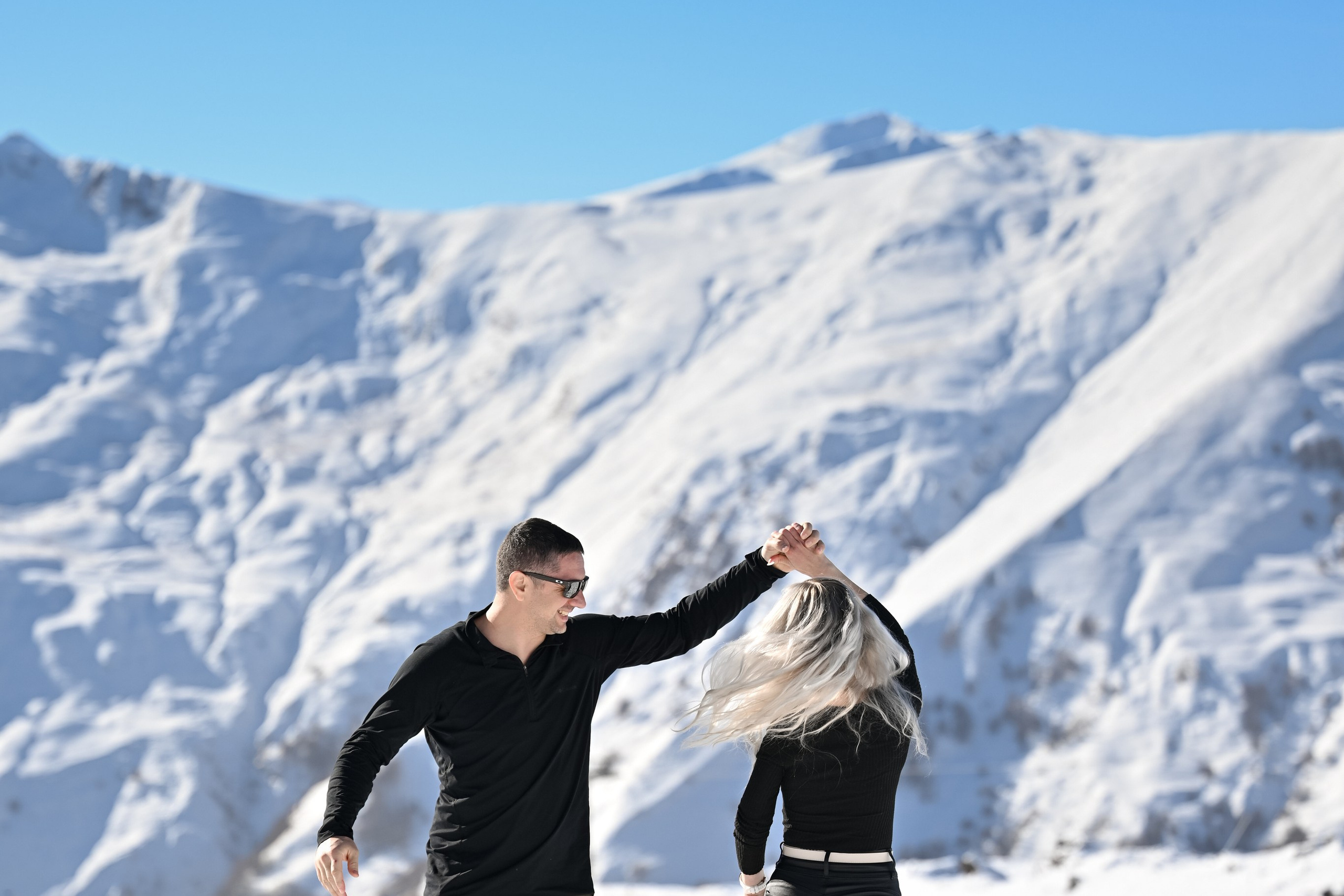 Love story фотосессия в горах, горная Лав Story фотосессия, снежная фотосессия. Фотограф Анталия Кемер Белек Сиде Каш Алания