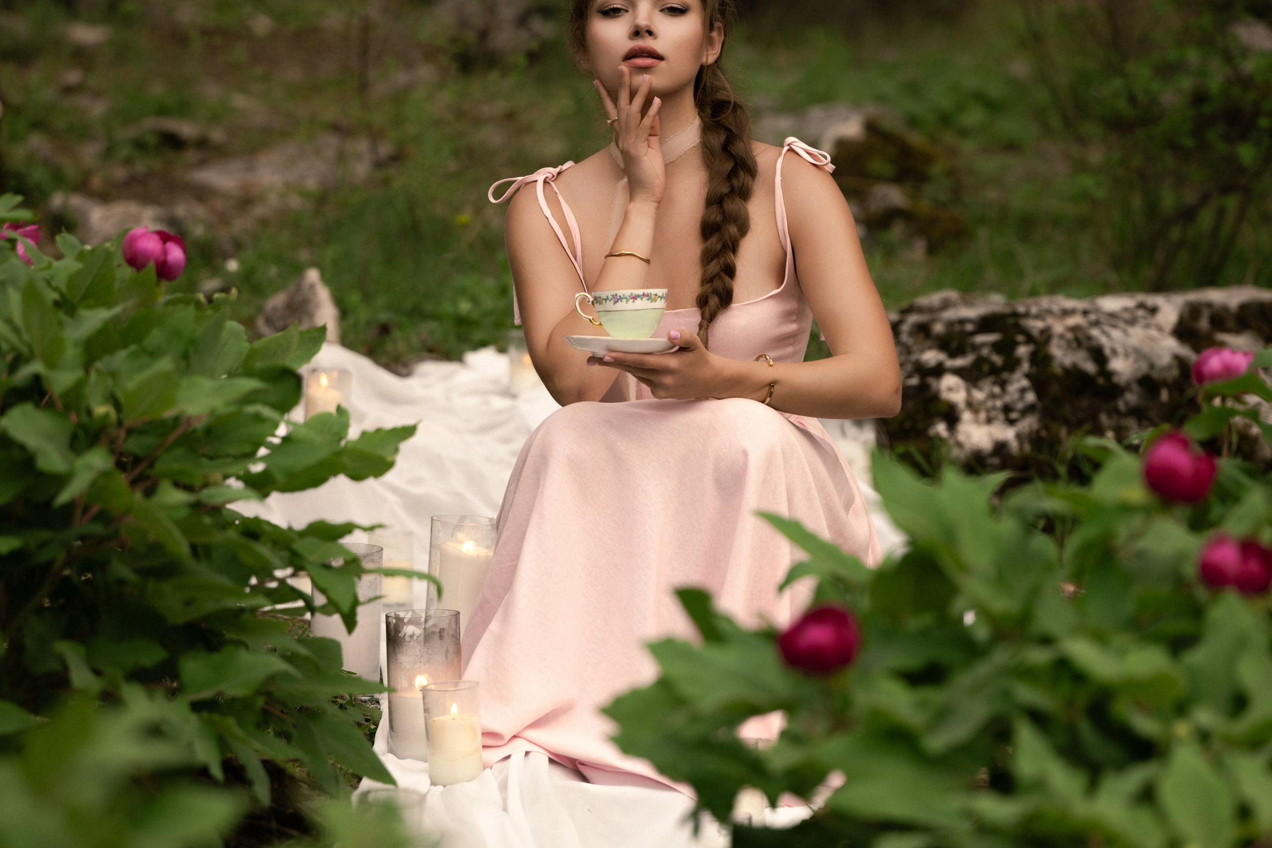 Анталия — Фотосессия в горах с дикими пионами. PHOTOGRAPHER IN ANTALYA KEMER BELEK SIDE ALANYA