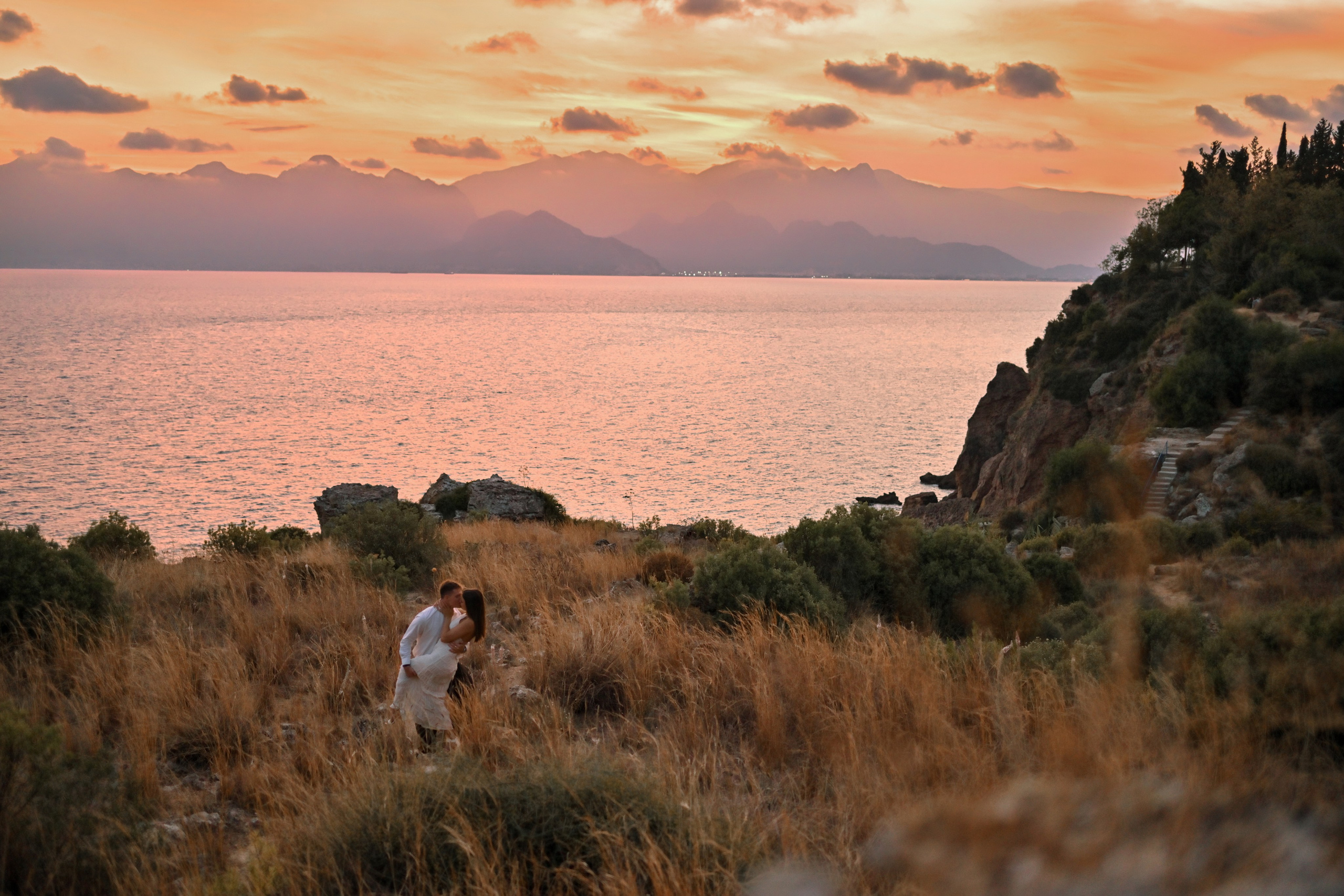 Cliffside Photoshoot in Antalya — Antalya photographer