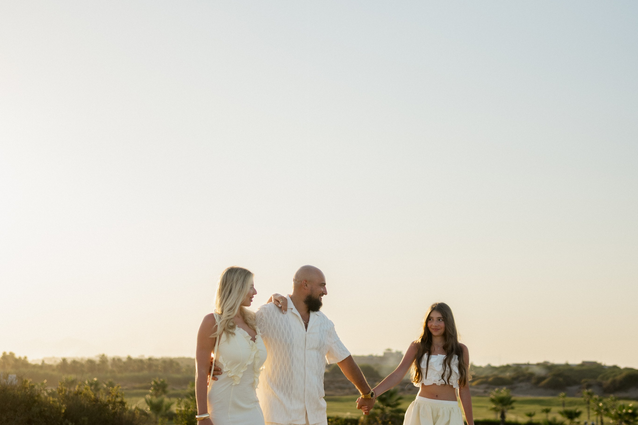 Белек —фотосессия на песчаном пляже на закате солнца. PHOTOGRAPHER IN ANTALYA KEMER BELEK SIDE ALANYA