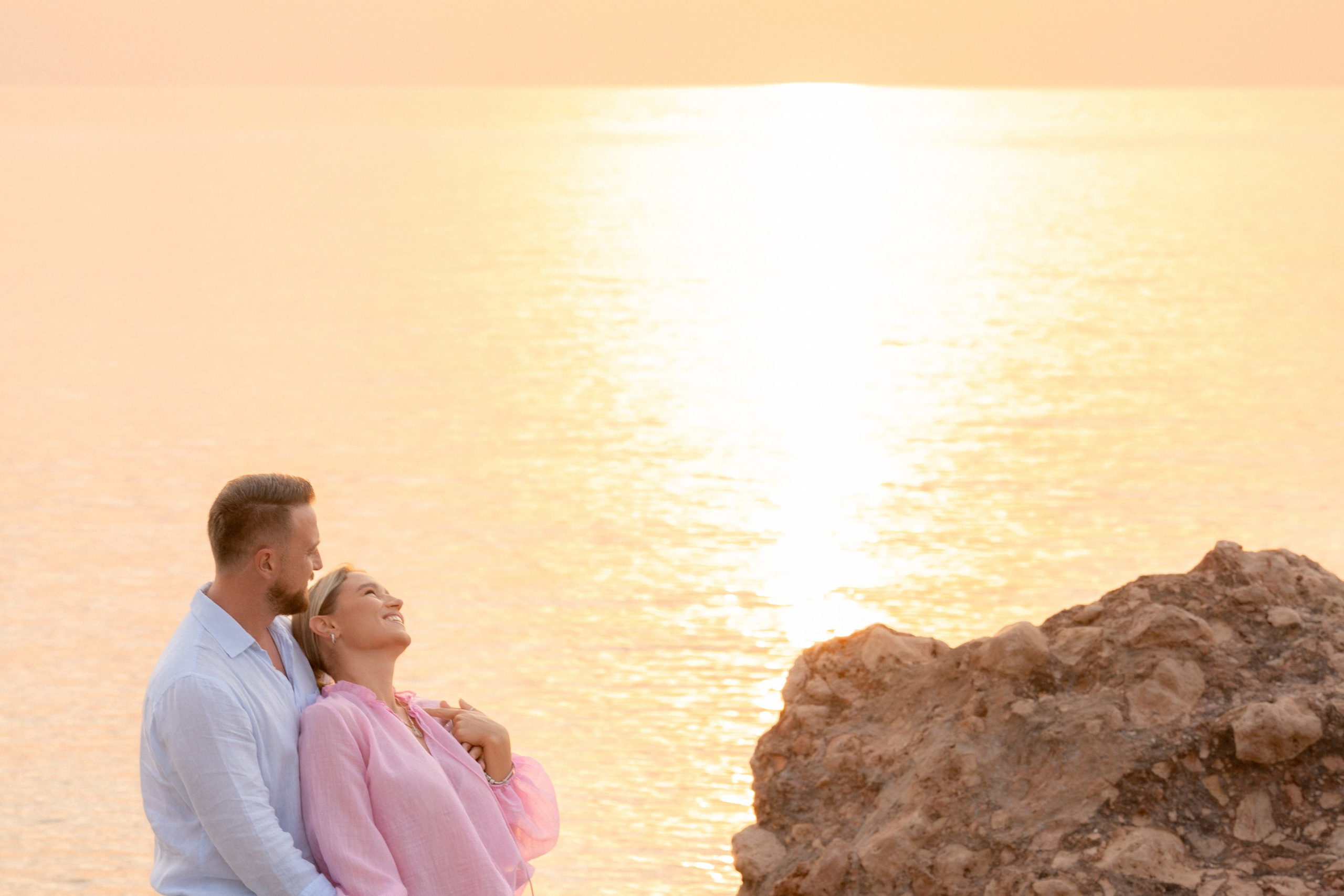 Кемер — фотосессия на большом пляже со скалами (Гёйнюк). PHOTOGRAPHER IN ANTALYA KEMER BELEK SIDE ALANYA