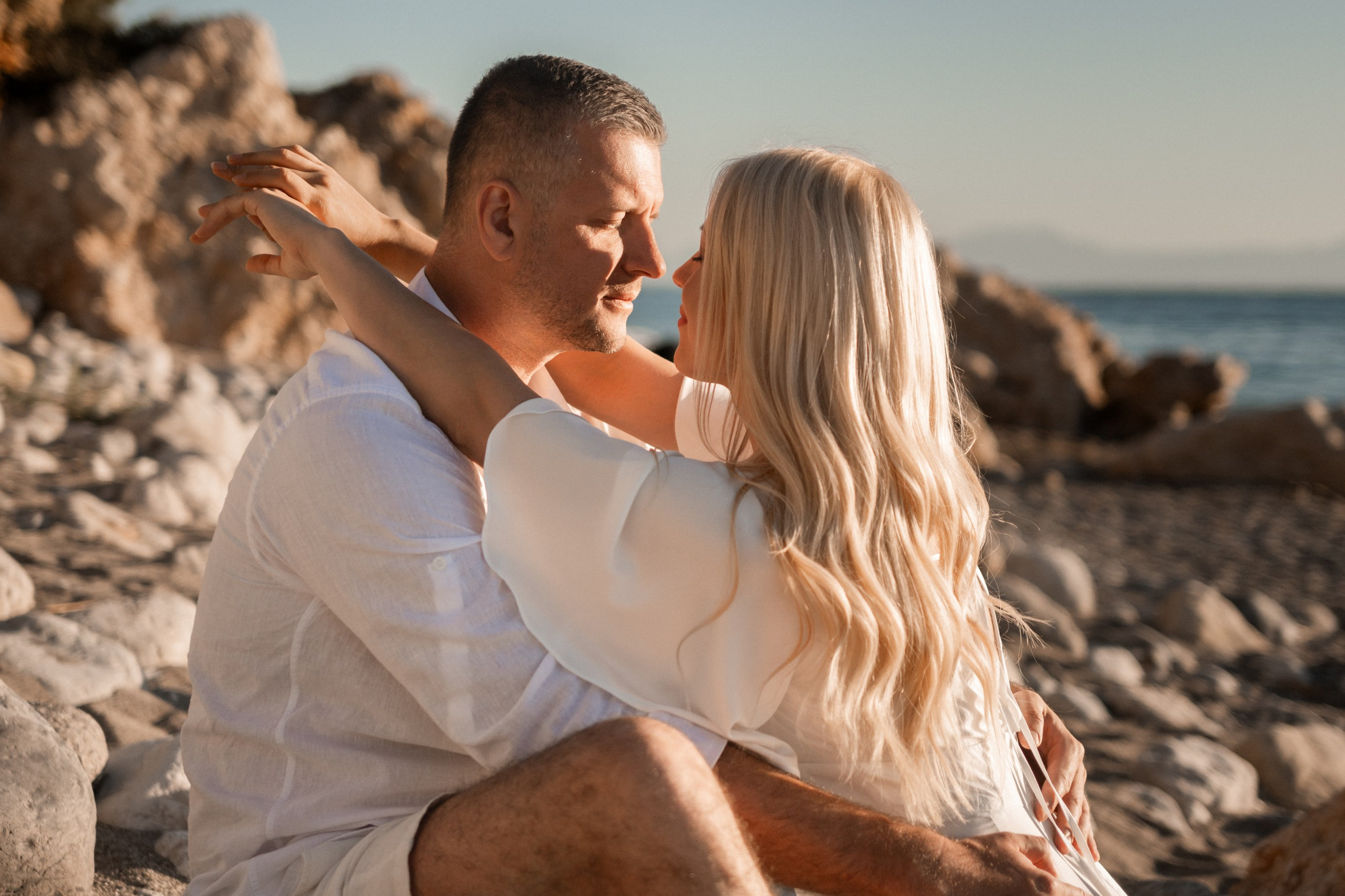 Кемер — фотосессия на большом пляже со скалами (Гёйнюк). PHOTOGRAPHER IN ANTALYA KEMER BELEK SIDE ALANYA