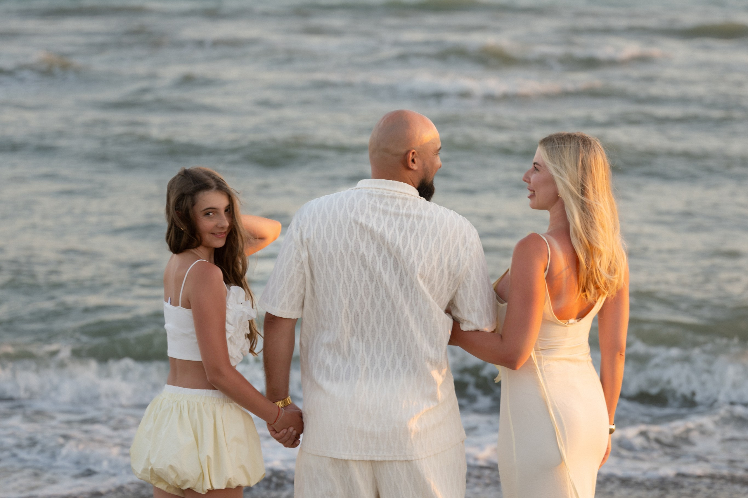 Белек —фотосессия на песчаном пляже на закате солнца. PHOTOGRAPHER IN ANTALYA KEMER BELEK SIDE ALANYA