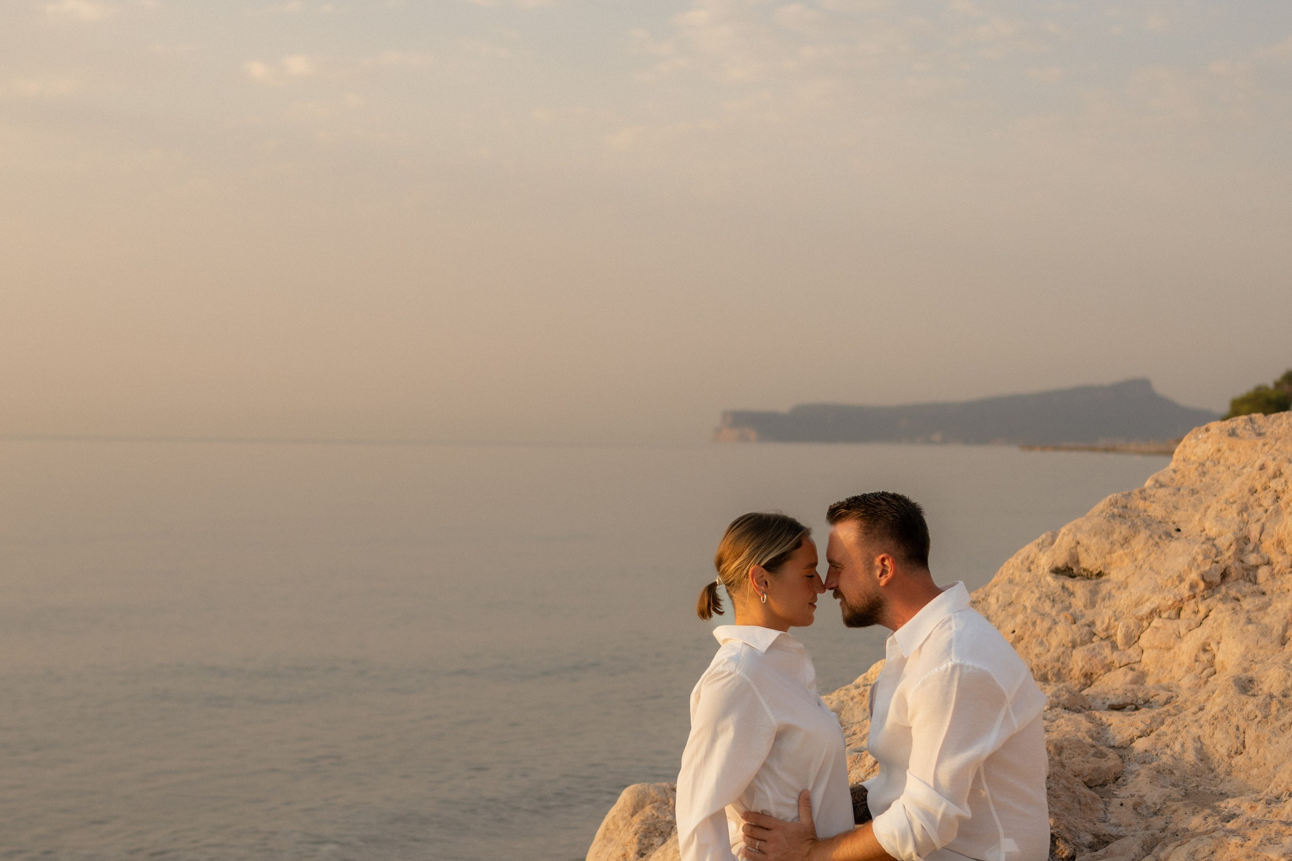 Кемер — фотосессия на большом пляже со скалами (Гёйнюк). PHOTOGRAPHER IN ANTALYA KEMER BELEK SIDE ALANYA
