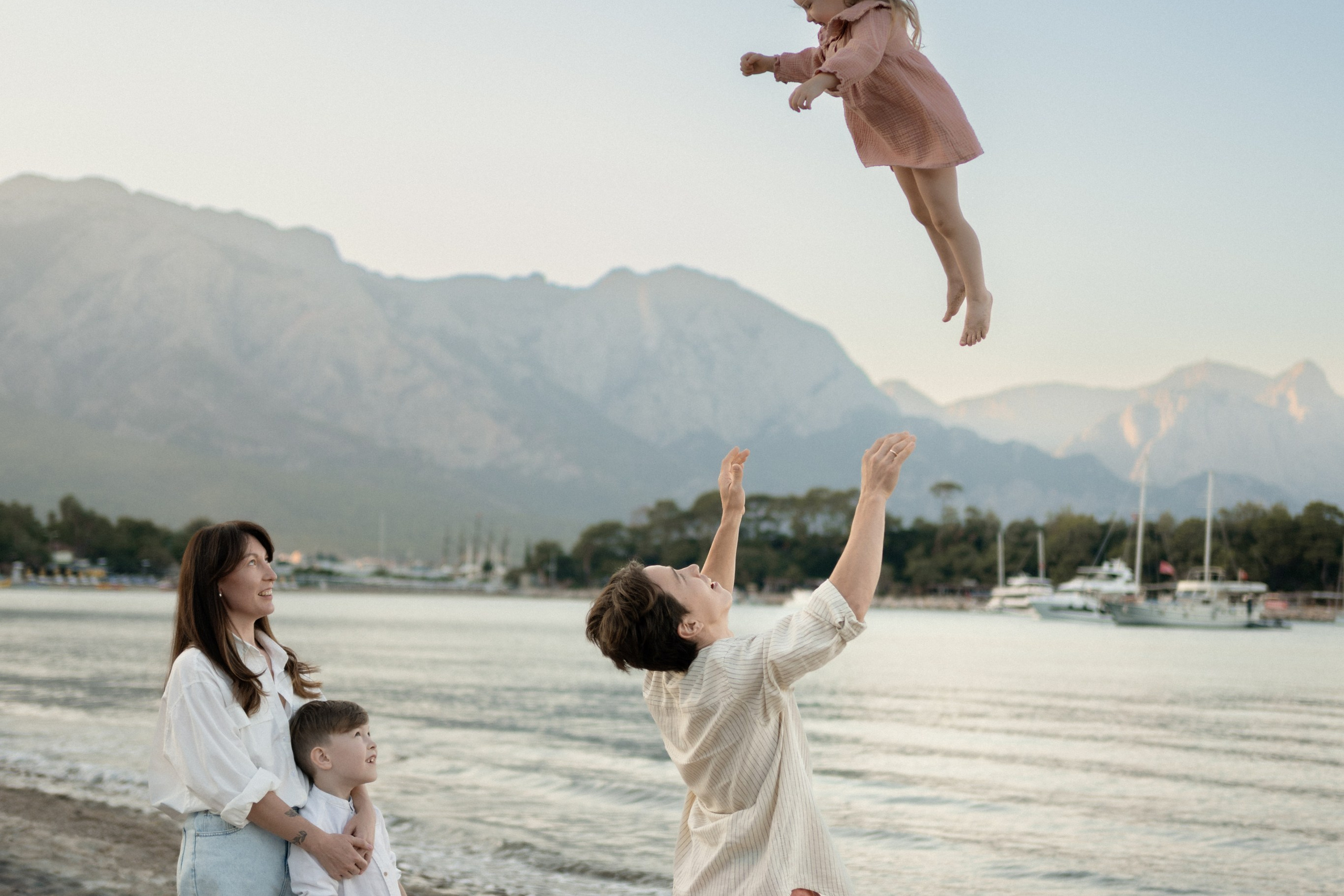 Antalya Kemer photographer — photoshoot in central moonlight Lagoon in Kemer