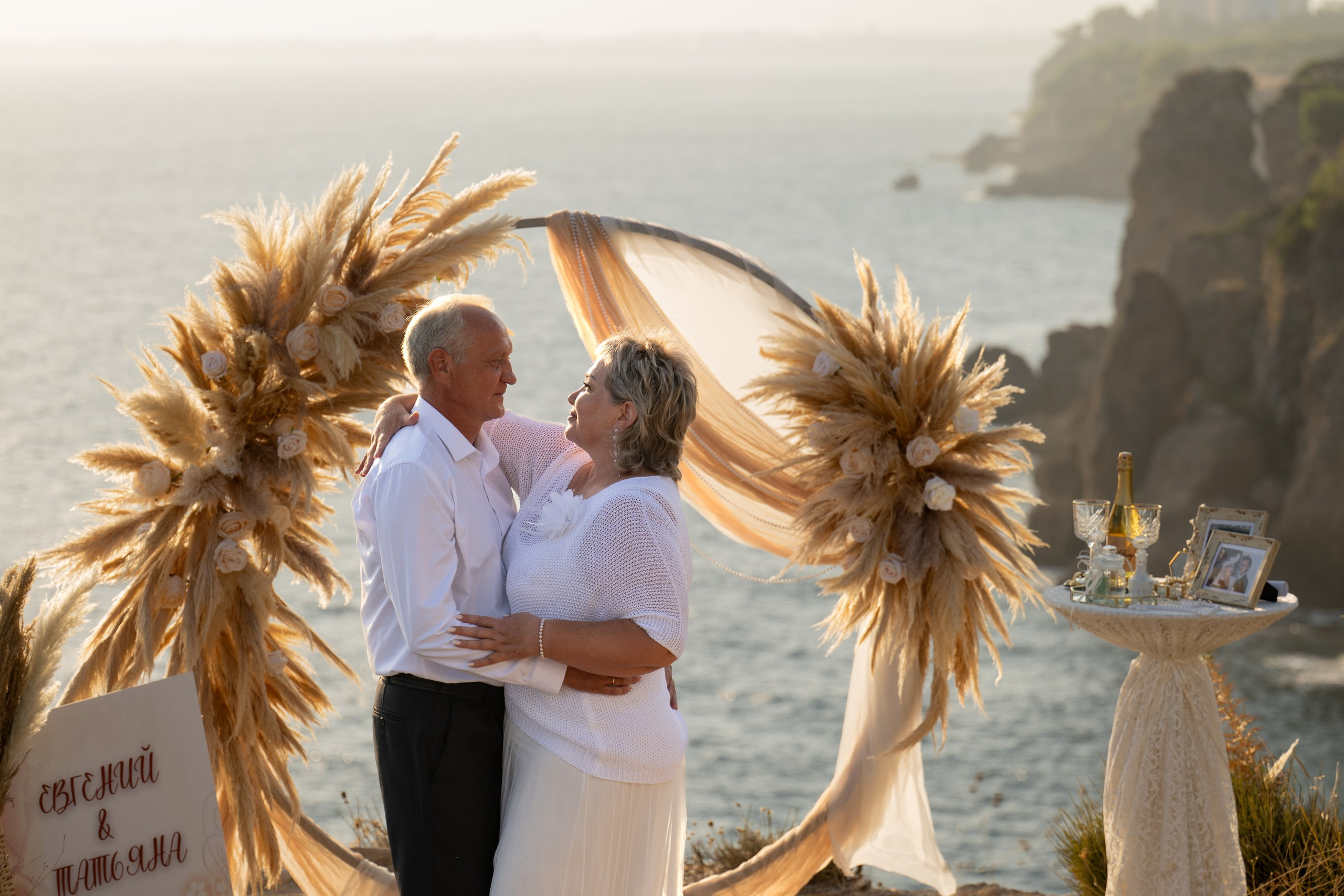 Cliffside Photoshoot in Antalya — Antalya photographer