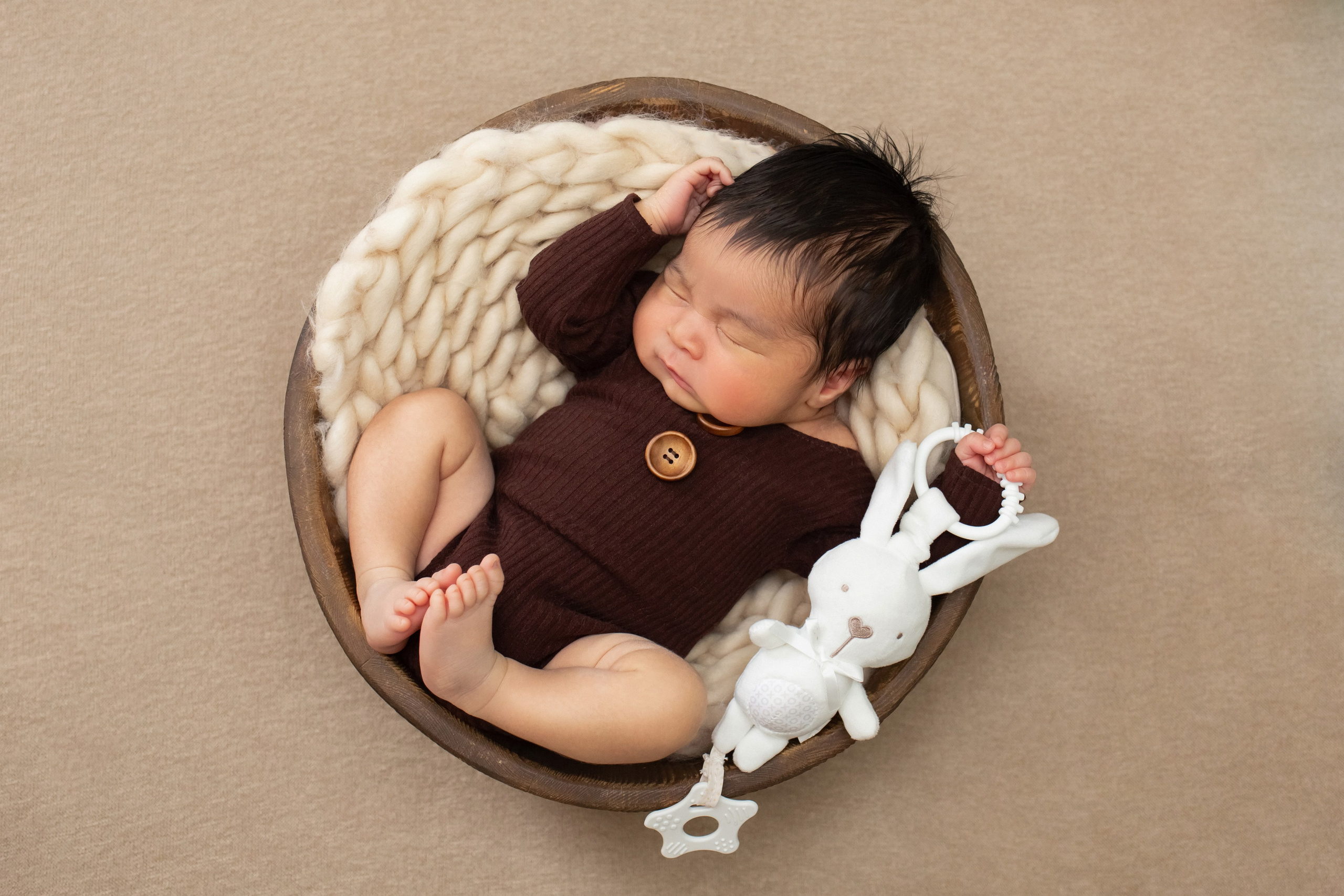 Professional newborn photographer in Alicante