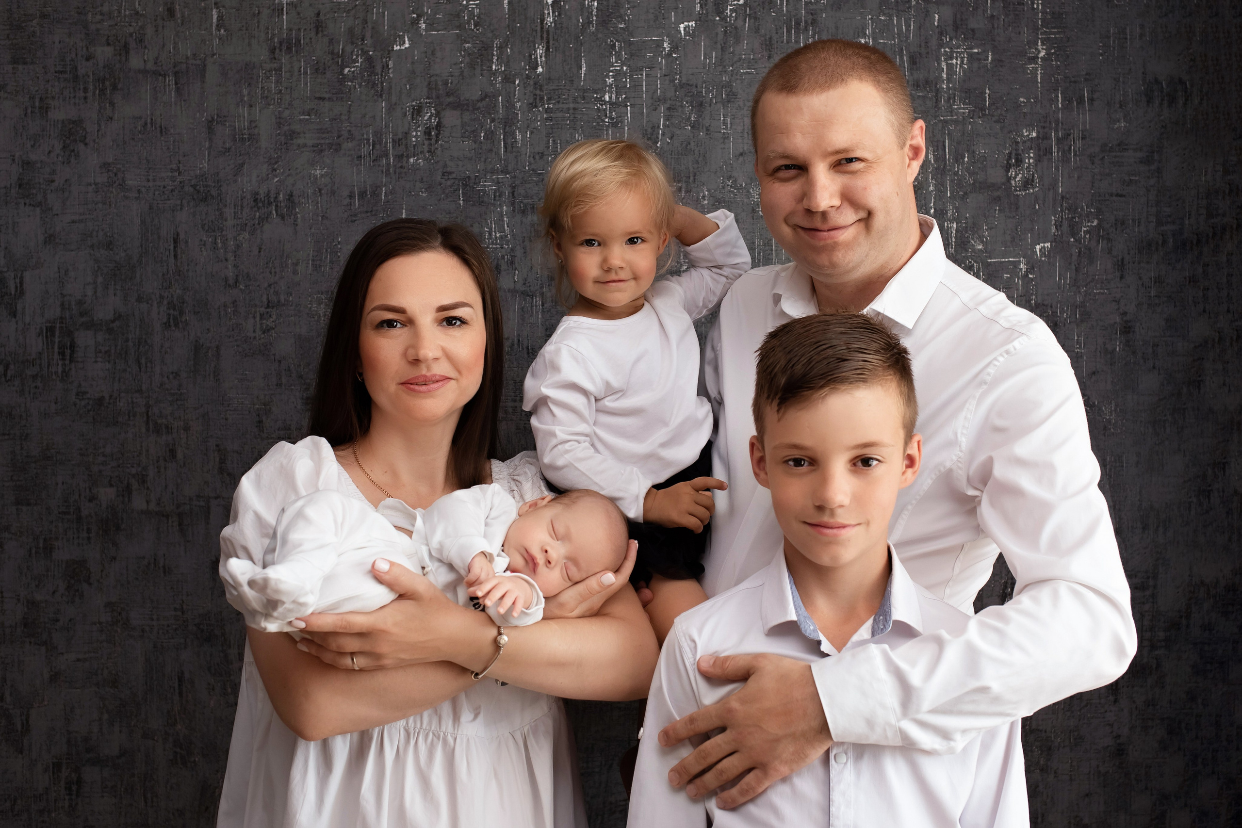 Family newborn photoshoot in Santa Pola