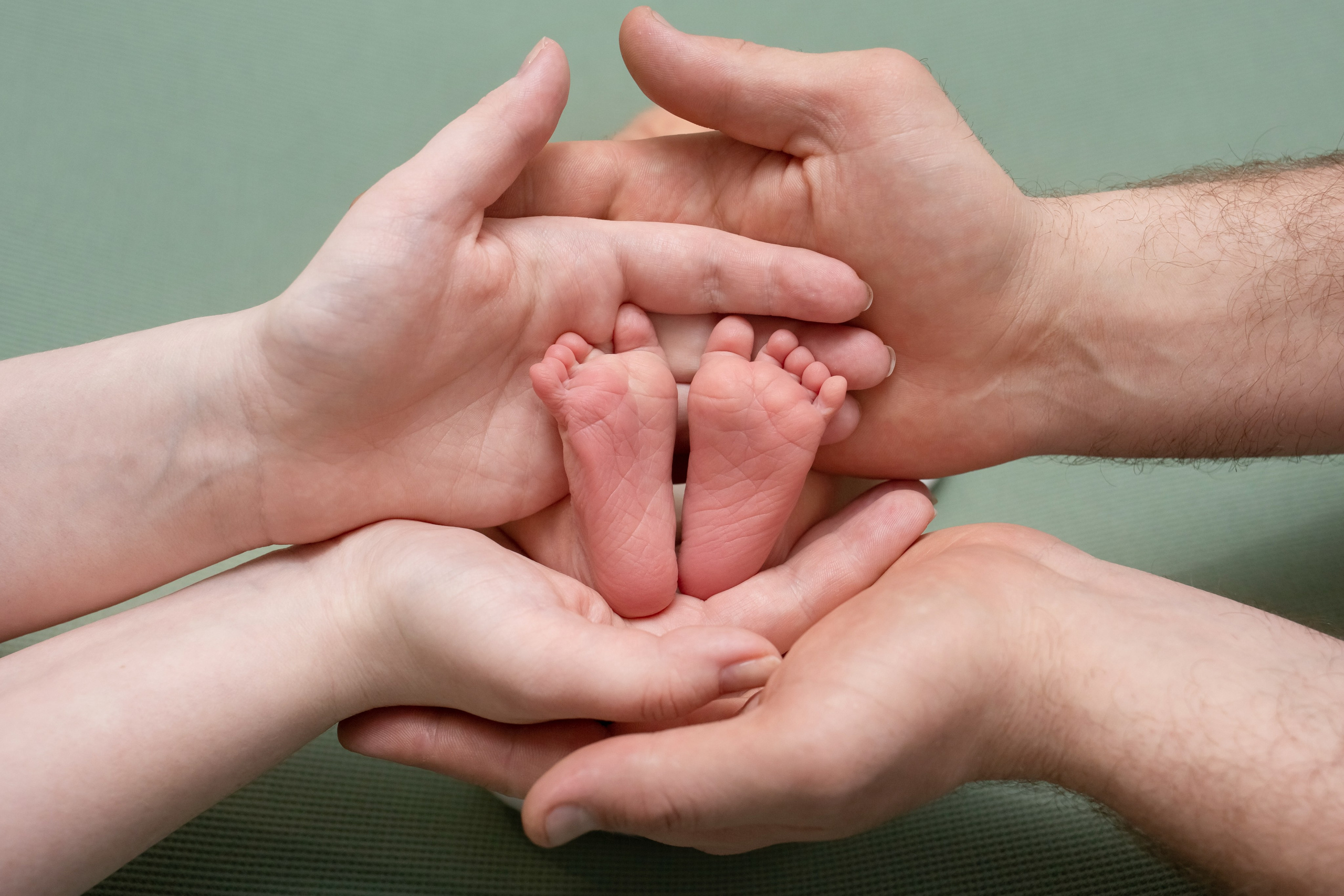 Tender newborn baby photography in Alicante, Elche