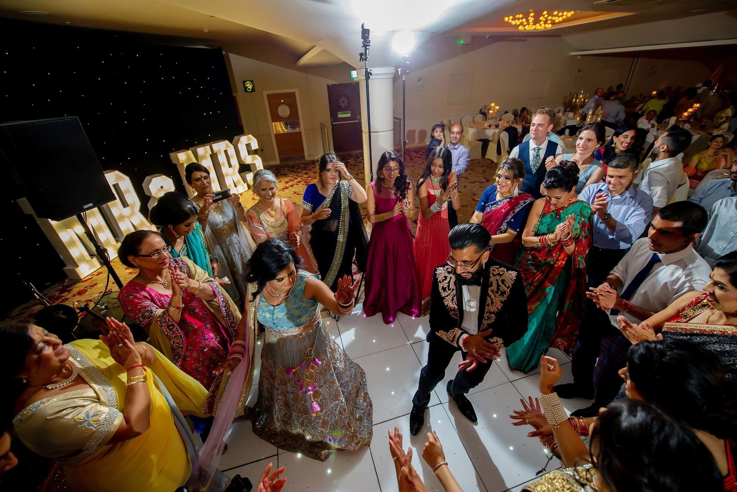 Wedding photographer The Auction House Nikon D850 wedding reception