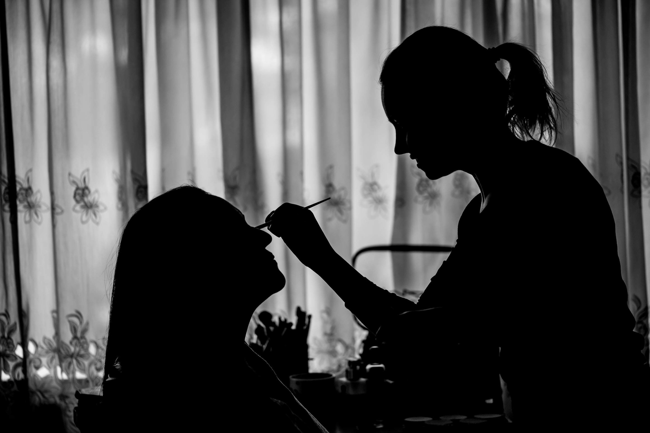 Wedding photographer Canary Riverside Plaza Hotel Asian bride makeup Nikon D850