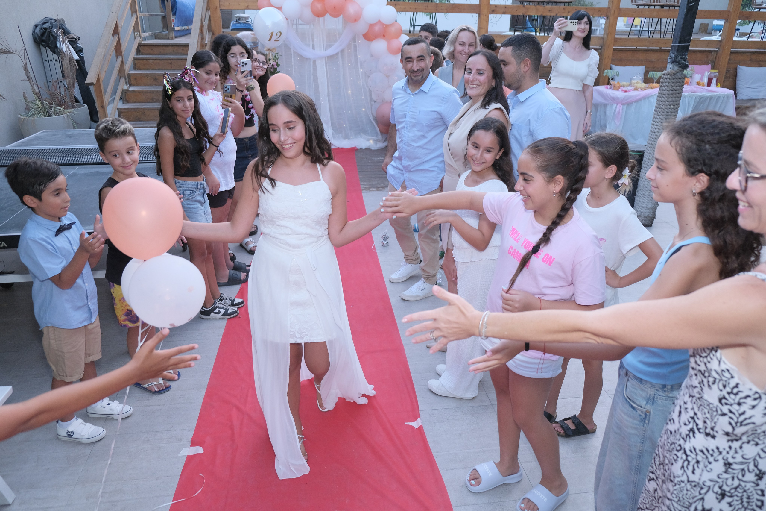 אמילי חוגגת