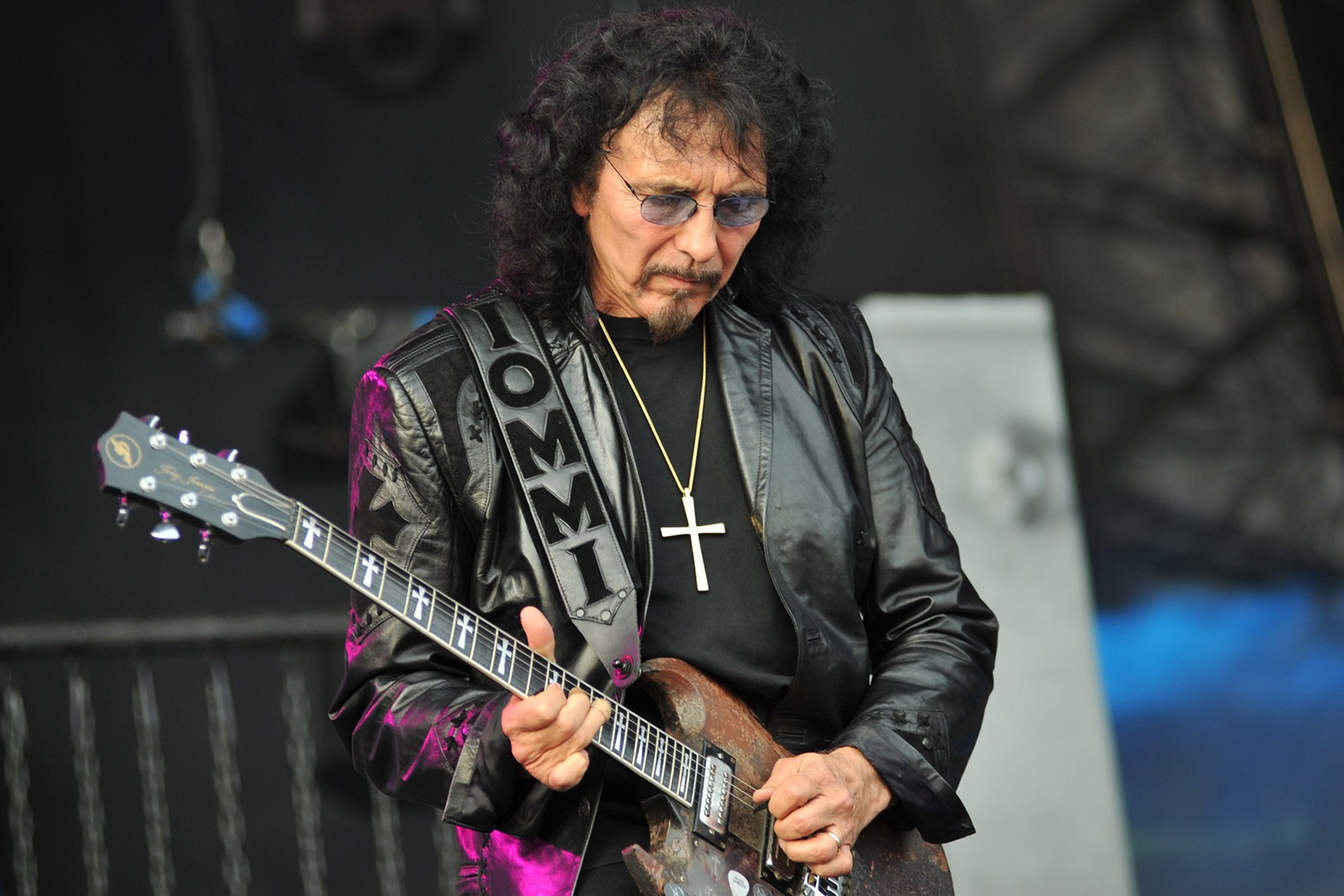 Within Temptation y Leonie Meijer presentan una emotiva versión del legendario éxito «Toy Soldiers» | FOTKAI