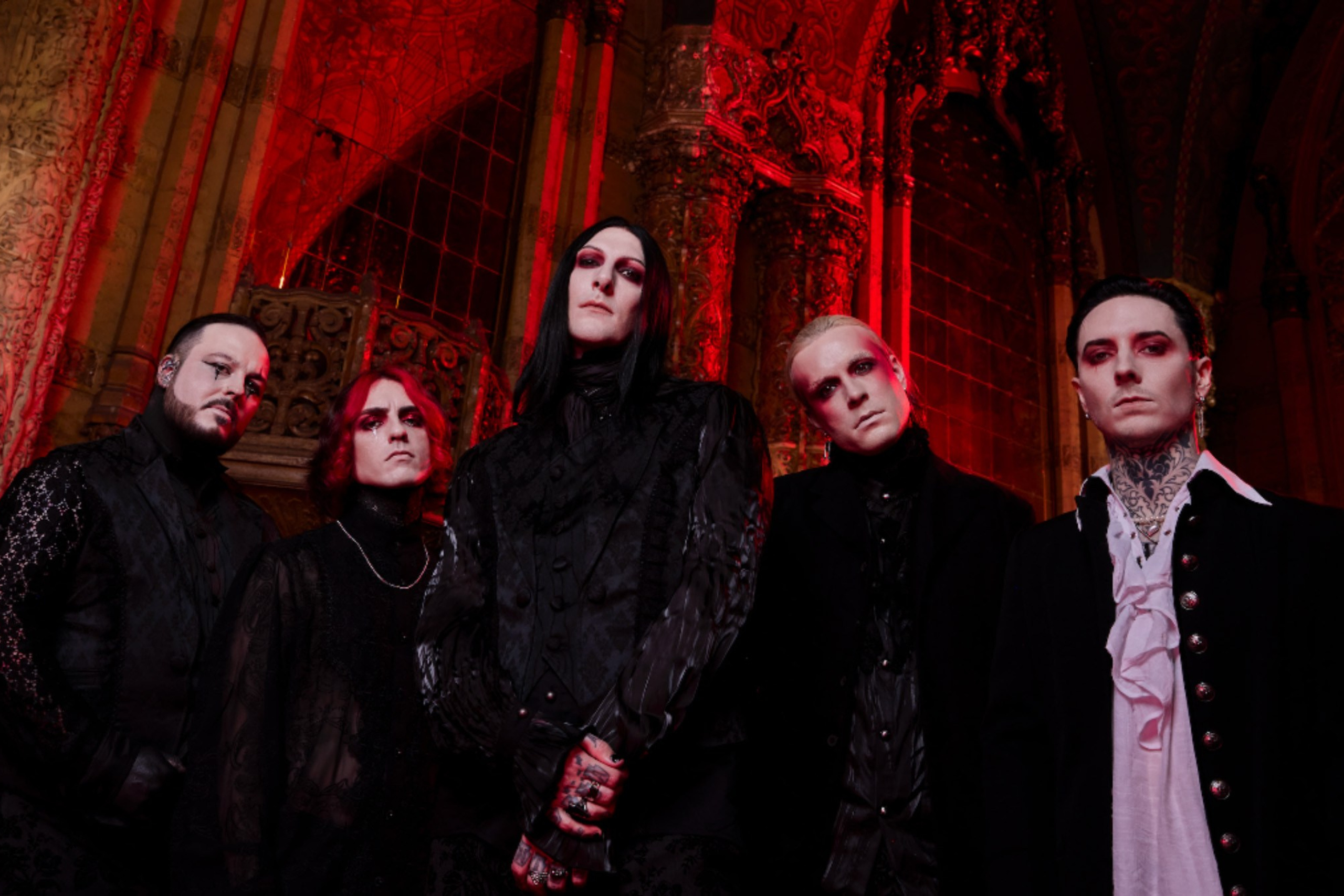 Motionless in White выпустили «R.I.P.» с участием Skylar Grey — третий сингл с альбома «Decades» | FOTKAI