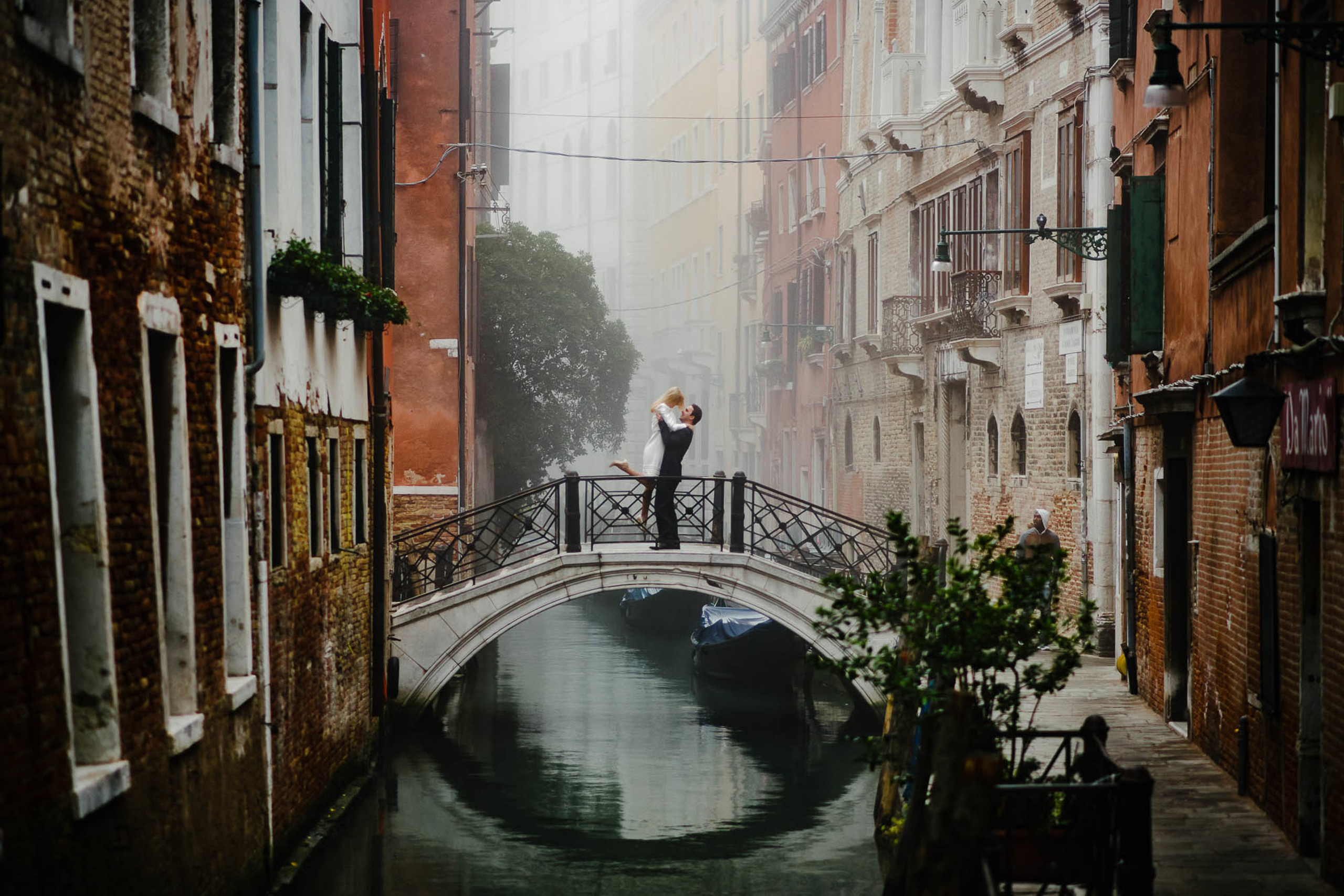 Honey moon in Venice | Foggy morning