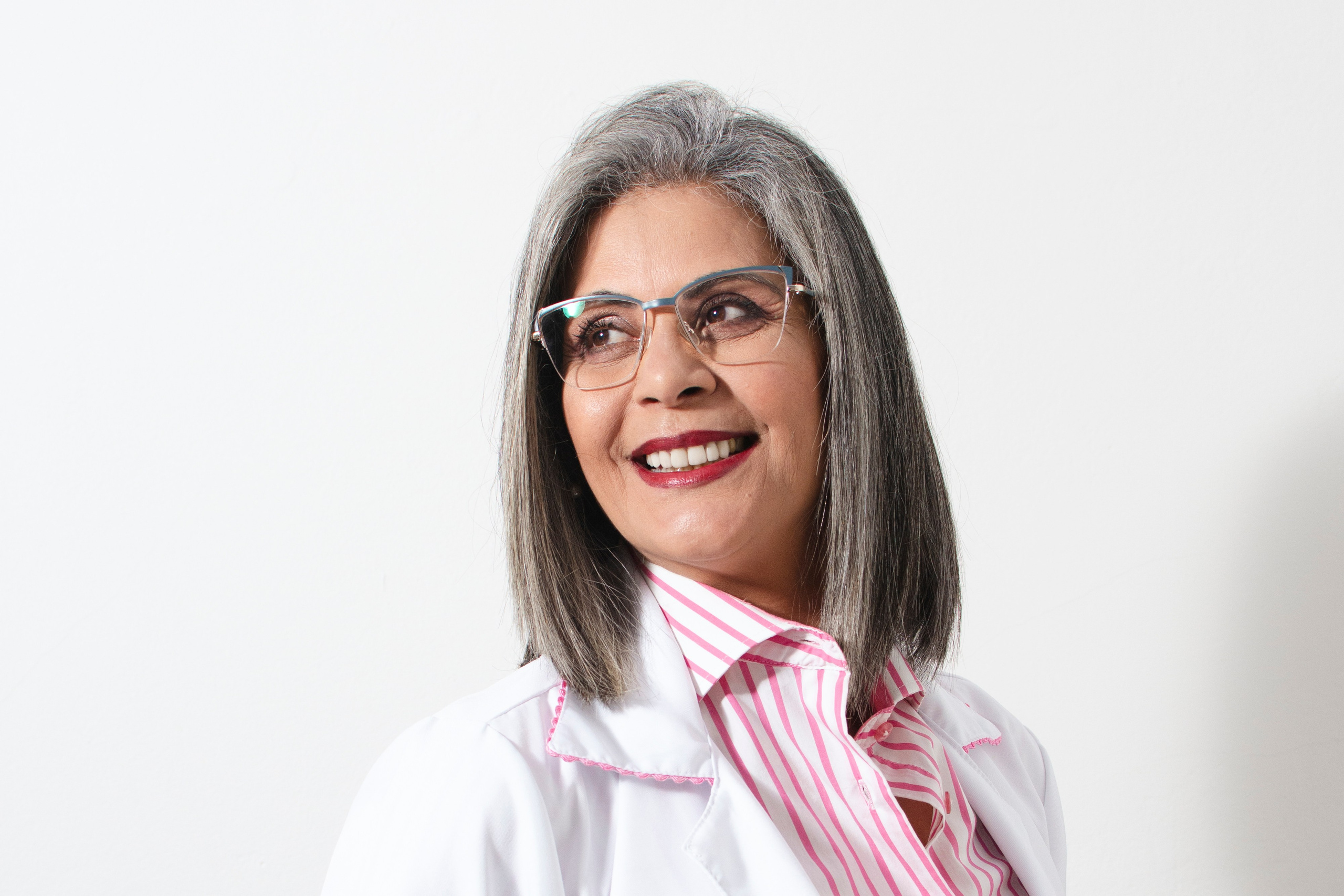 Dra. Elaine