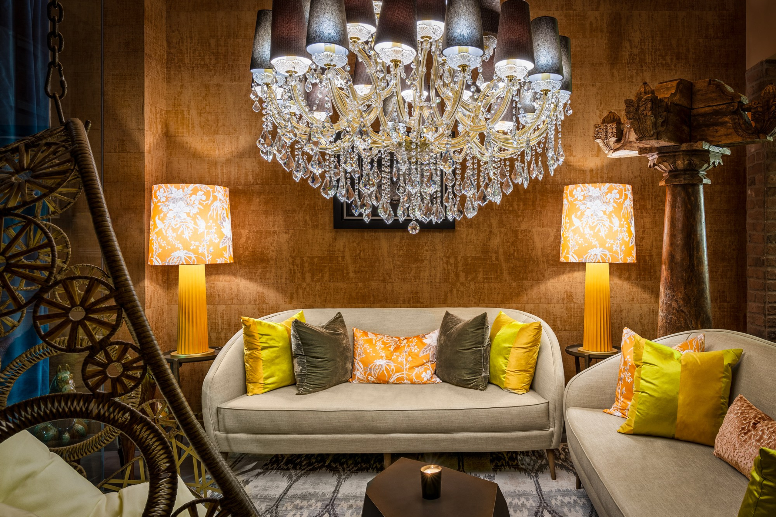 ELEBE ENTRE PAREDES. André Fontoura