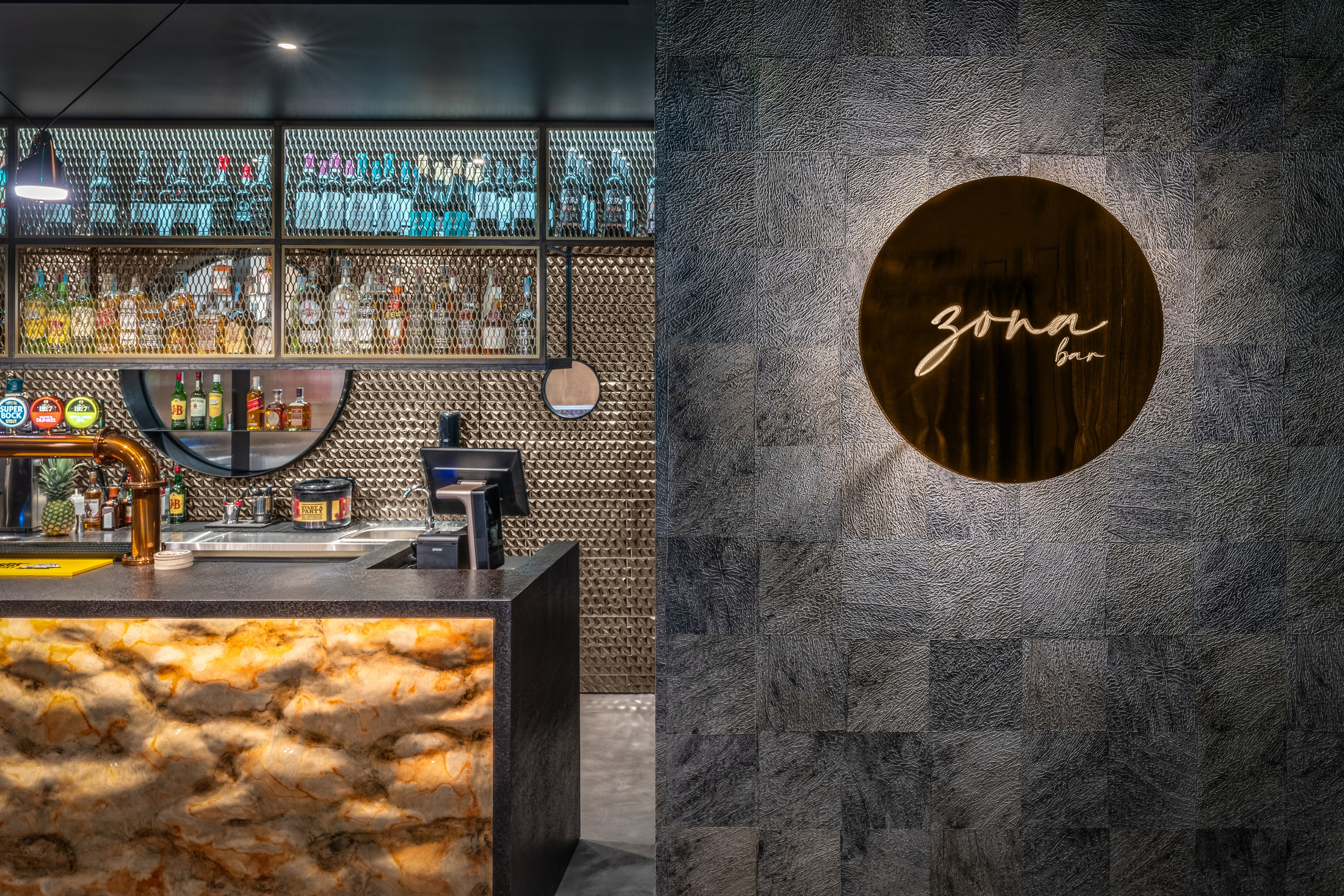 Zona Bar. André Fontoura