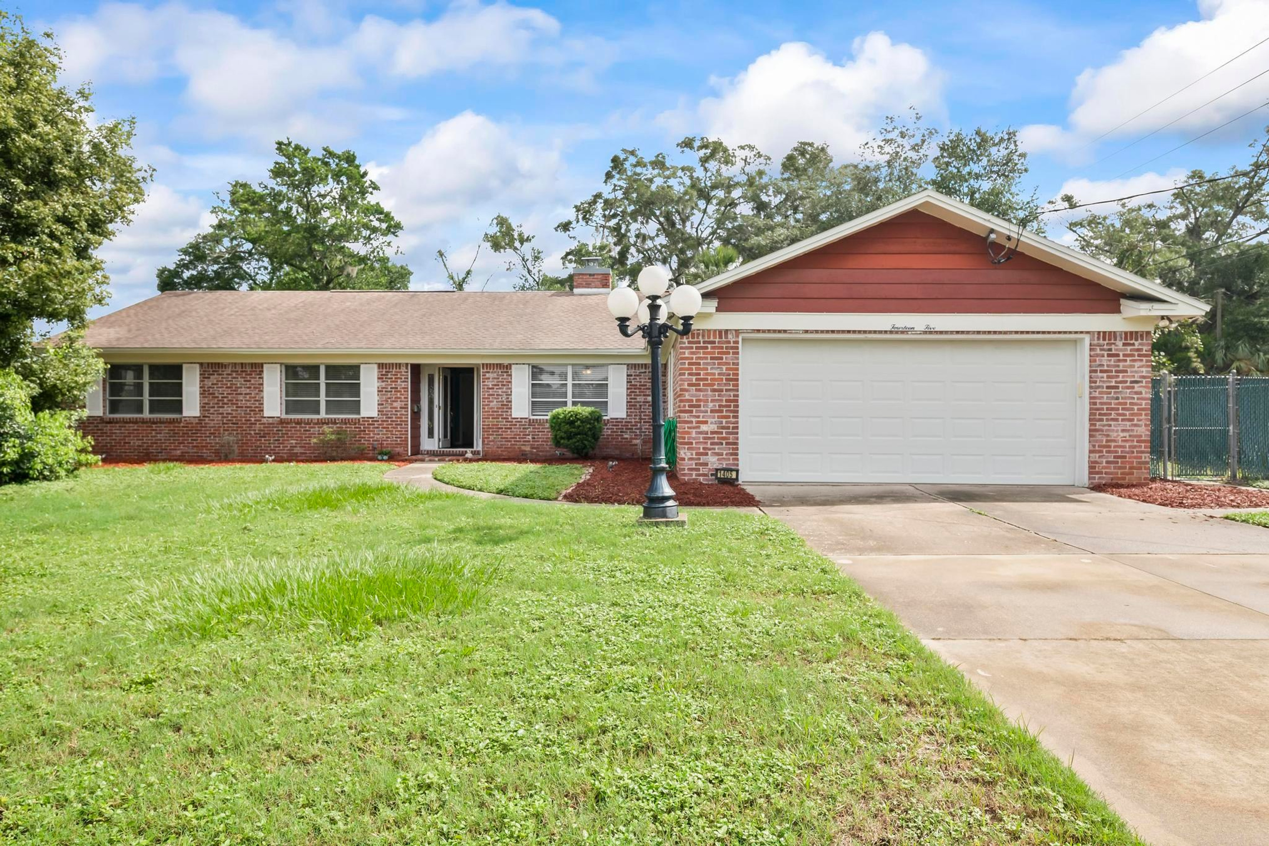 Carlotta Rd W, Jacksonville Fl 32 211