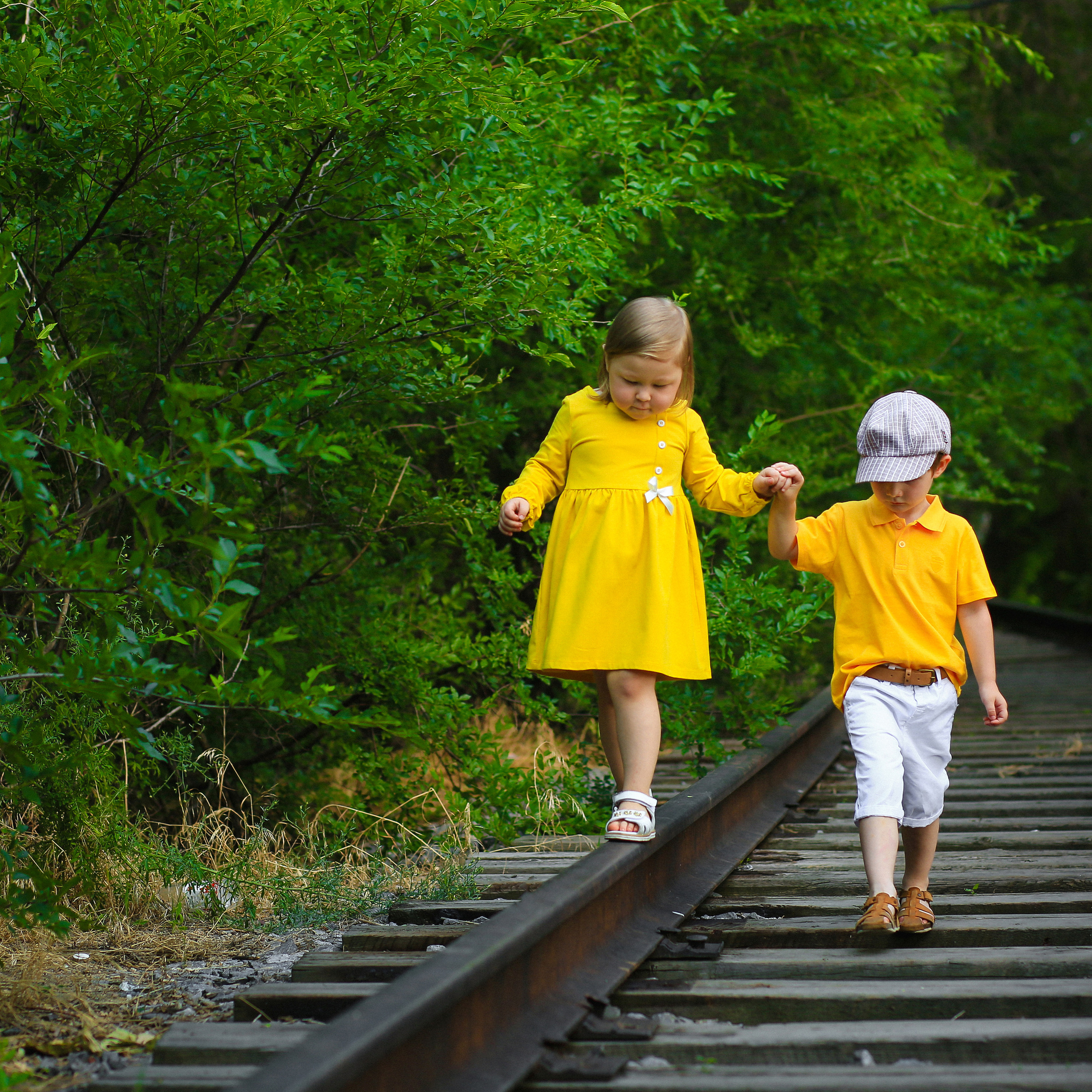 детский фотограф Ташкент, семейный фотограф Ташкент, рельсы в Ташкенте