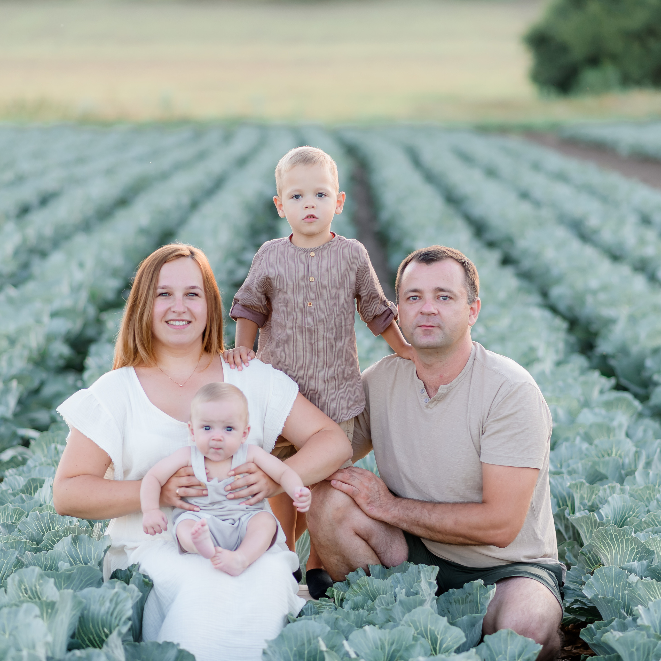Сімейна в капусті. Надя з родиною