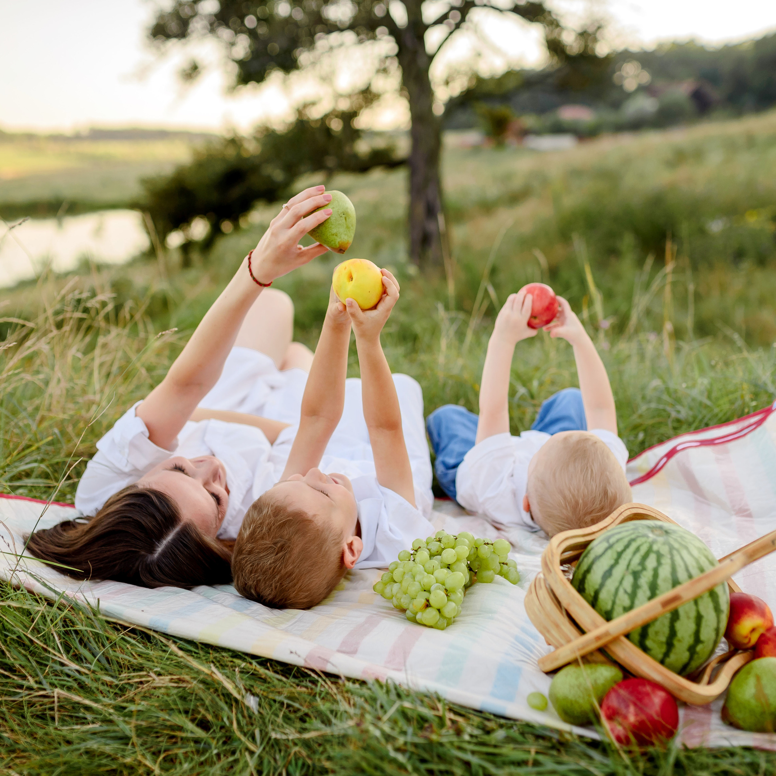 Reviews. Wedding and family photographer