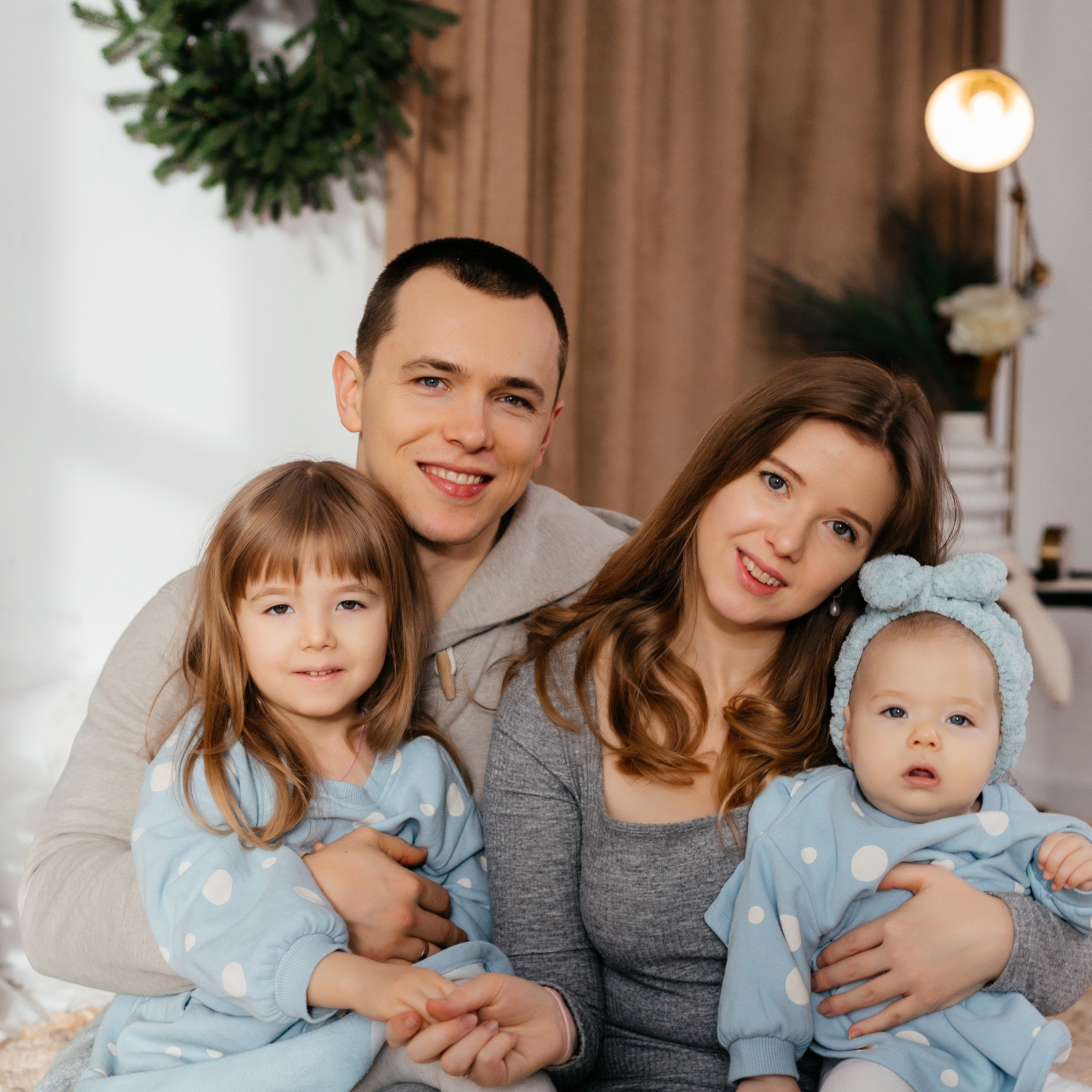 Ксюша, Діма, Емілія, Олівія ч.3