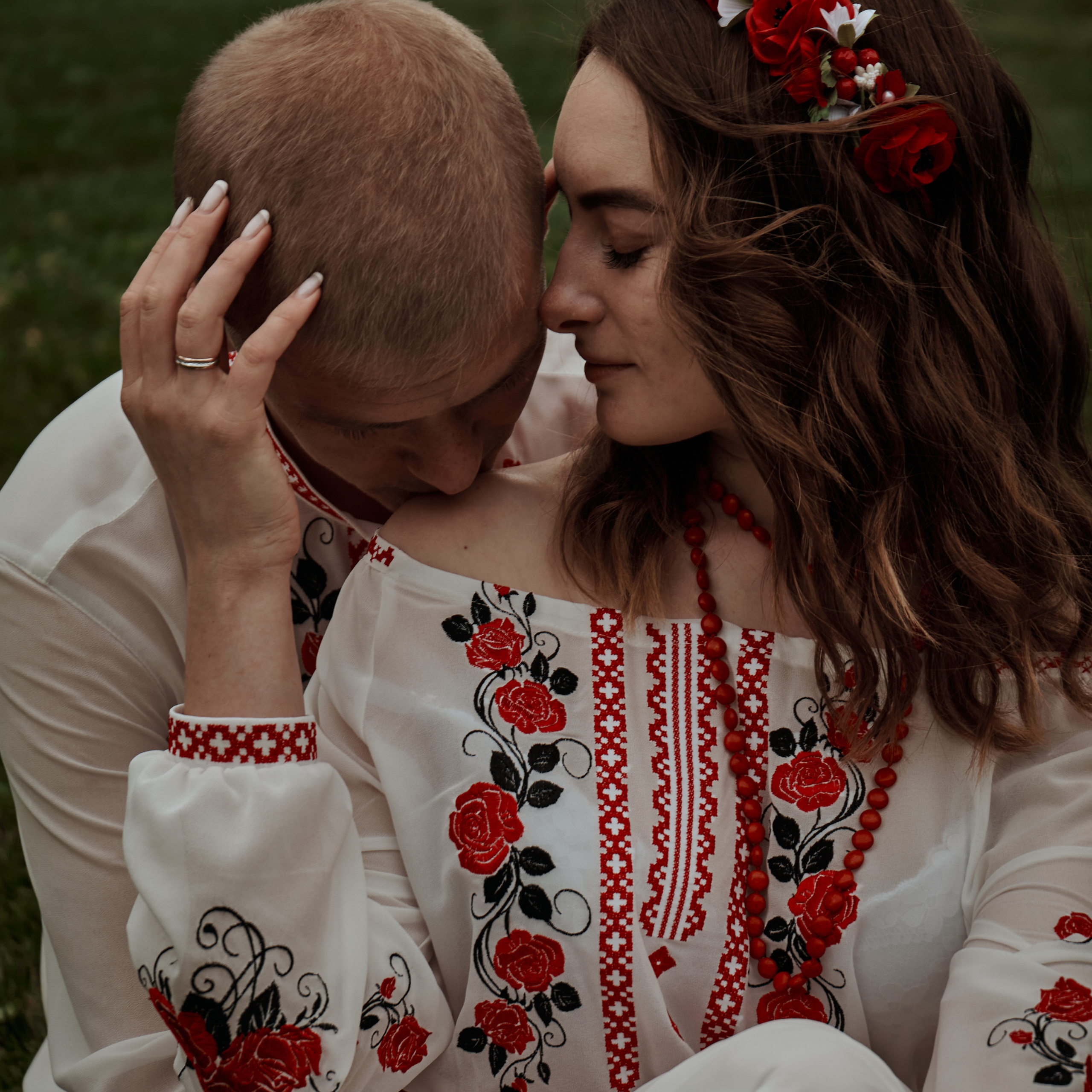 Весілля у вишиванках