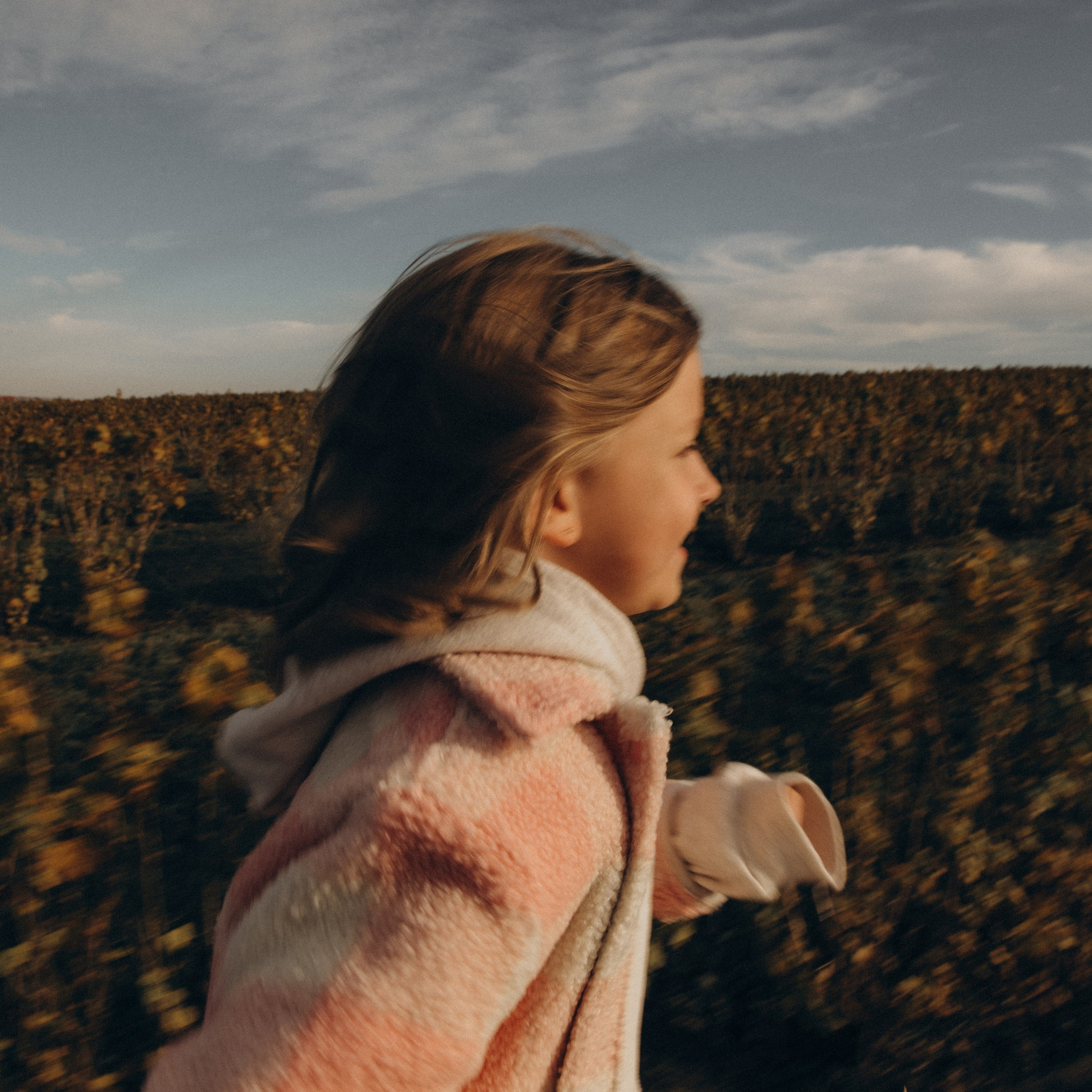 Дитячий фотограф Тернопіль, фотосесія дітей, фотосесія на природі, зйомка у Веселі козенята, фотосесія дня народження Тернопіль