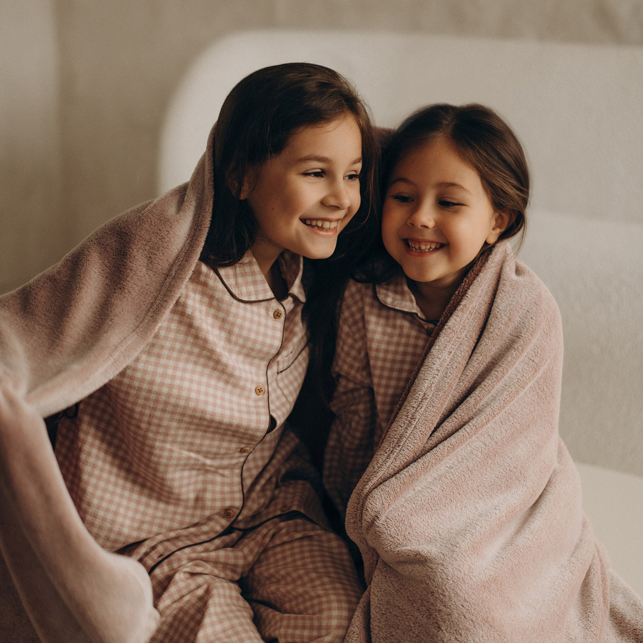 Фотосесія сестричок Тернопіль, зйомка сестрички, сімейний фотограф Тернопіль, портретний фотограф Тернопіль, фотосесія дітей