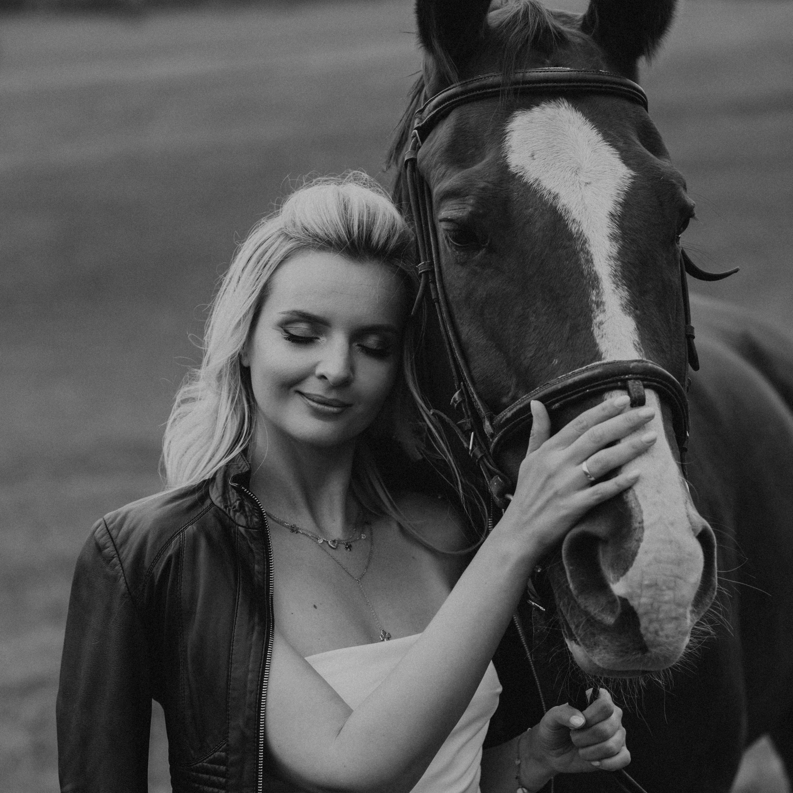 Фотосесія з кіньми Тернопіль, кінна зйомка, сімейна фотосесія на конях