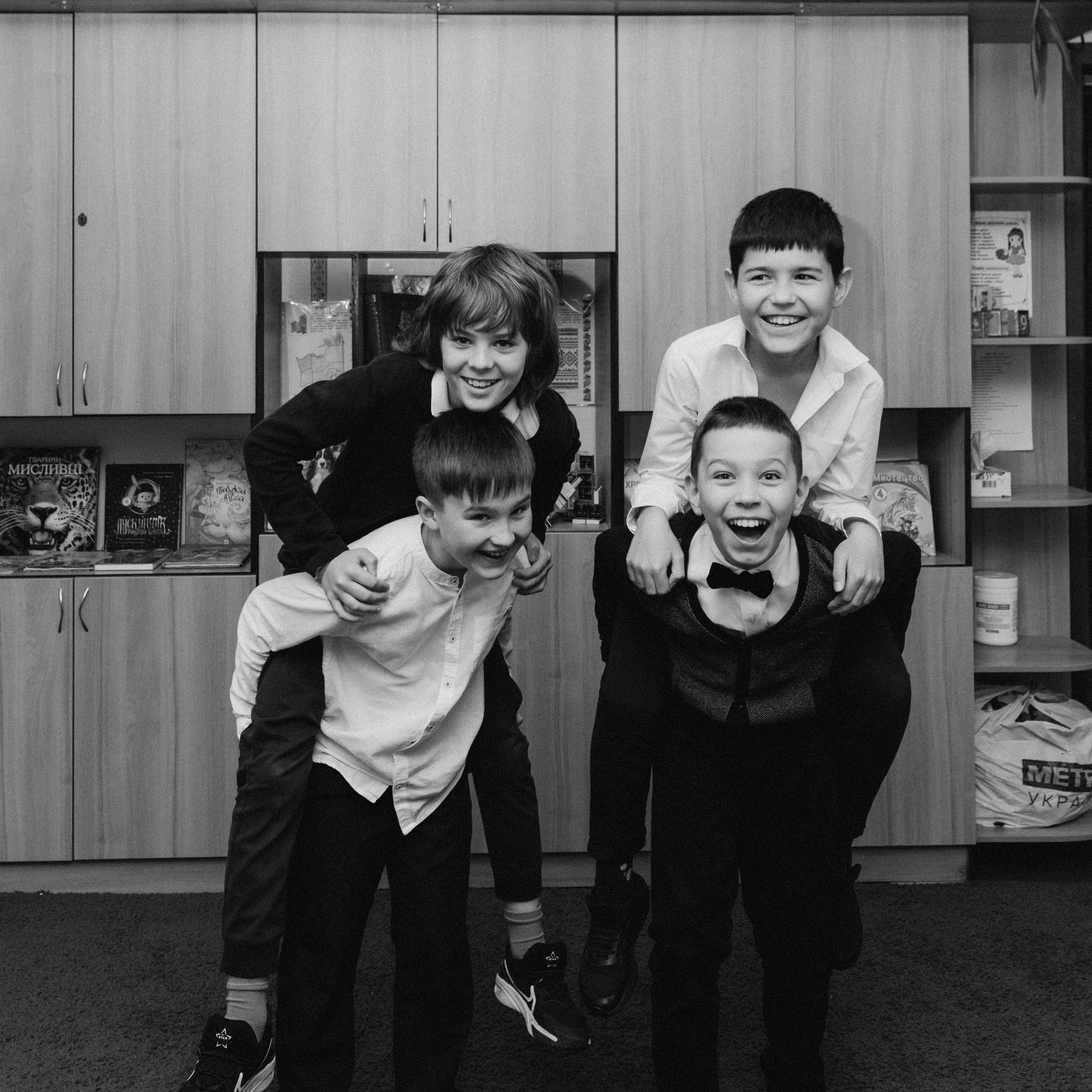 Шкільна фотосесія на віньєтки Тернопіль, фотосесія випускників Тернопіль, зйомка на віньєтки, шкільні фотоальбоми Тернопіль