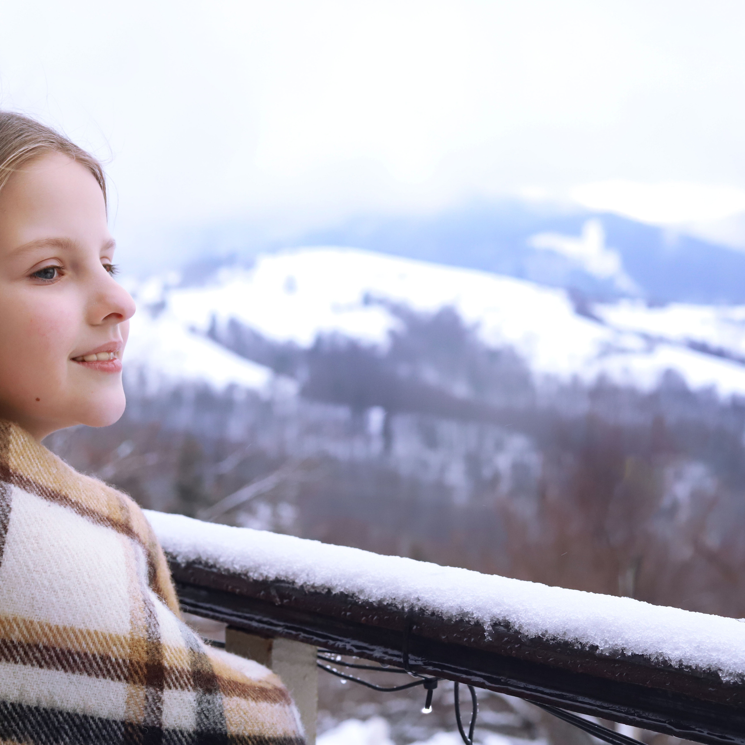 Фотосессия в заснеженных горах