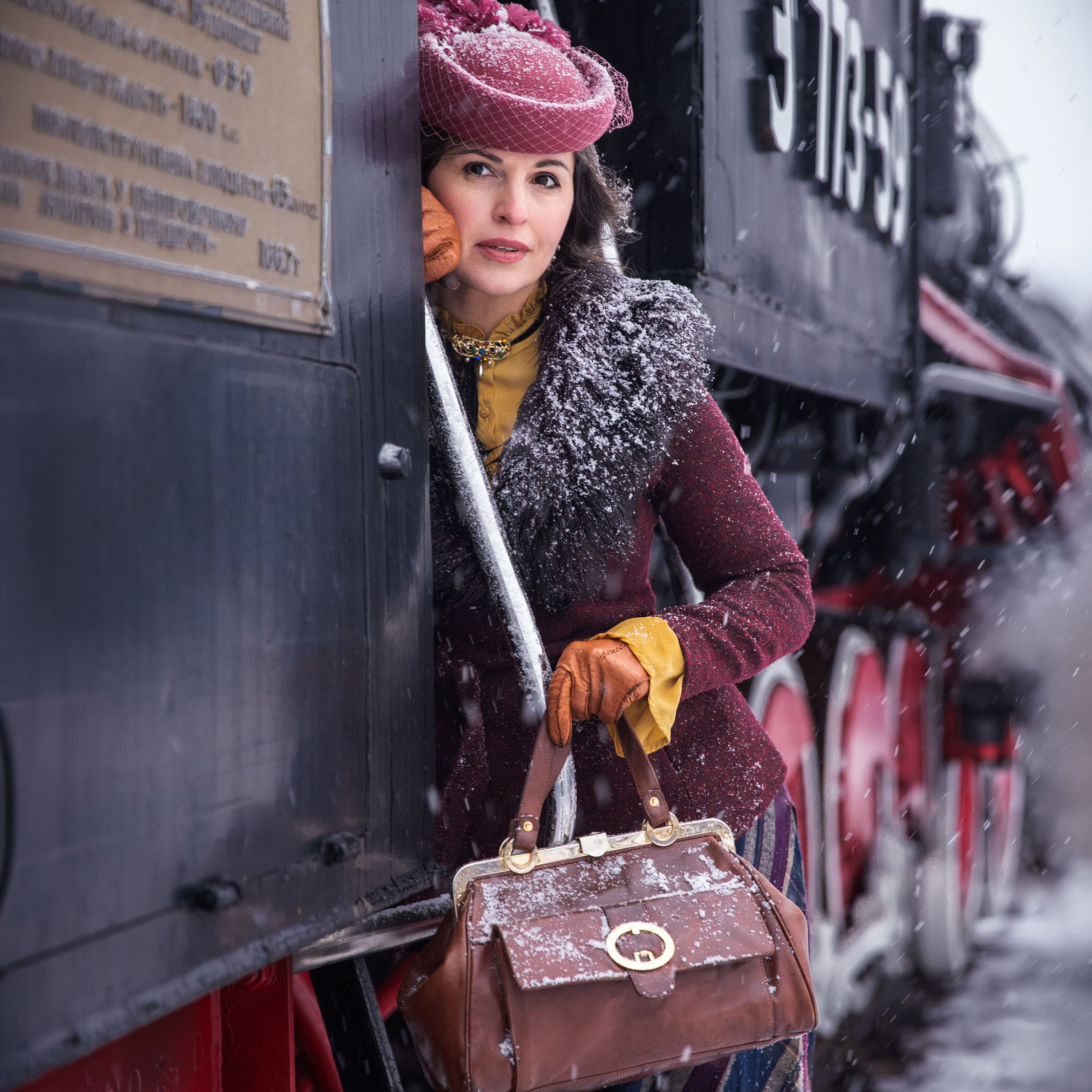 Атмосферна фотоісторія «Потяг і&nbsp;перон» з&nbsp;Юлією