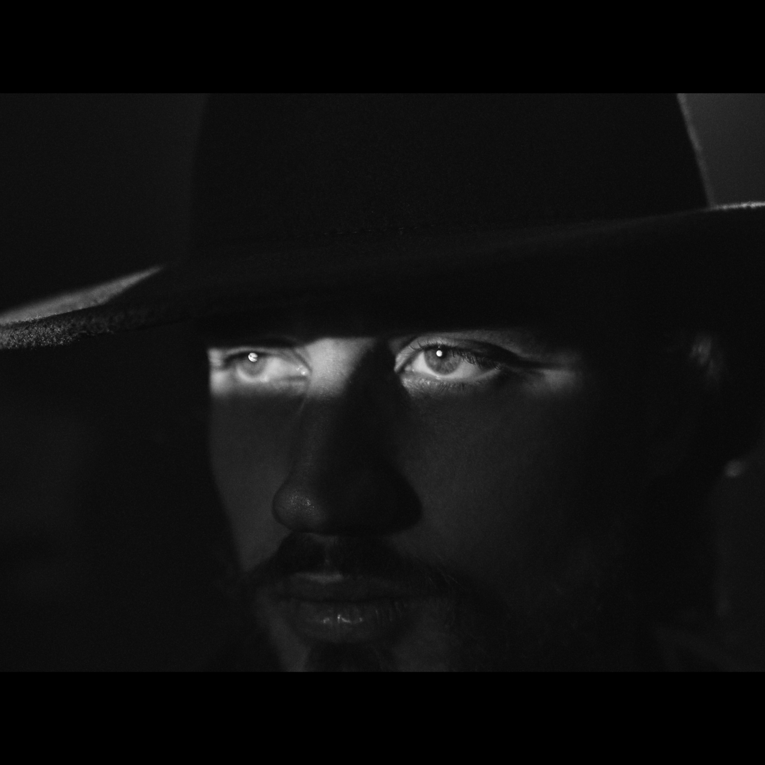 Олег. Кінопортрети в стилі нуар