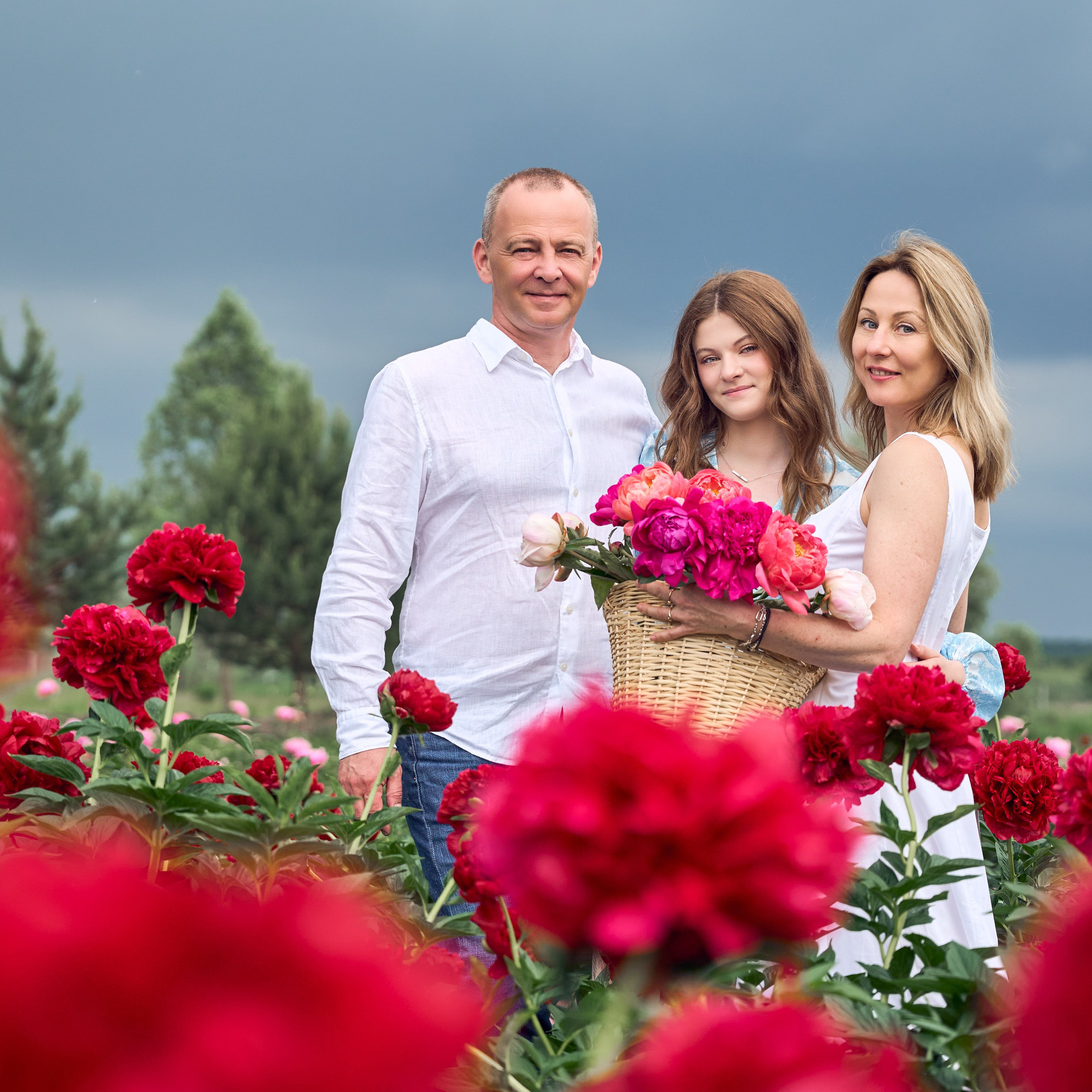 Сімейна фотосесія з&nbsp;піонами у&nbsp;Добропарку