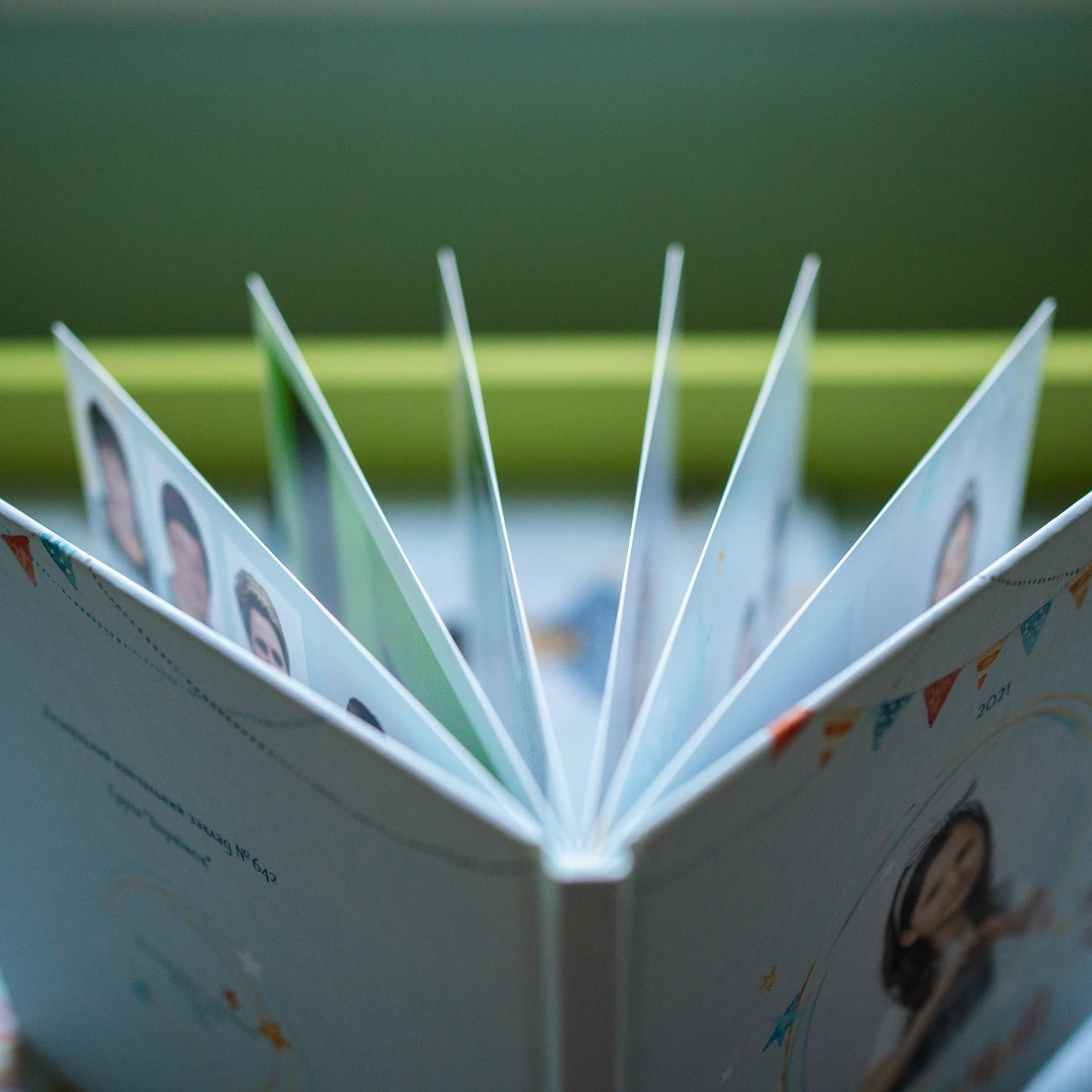 Цікаві випускні альбоми для випускників садочків Києва та України. Фотограф Київ Кислюк Олена