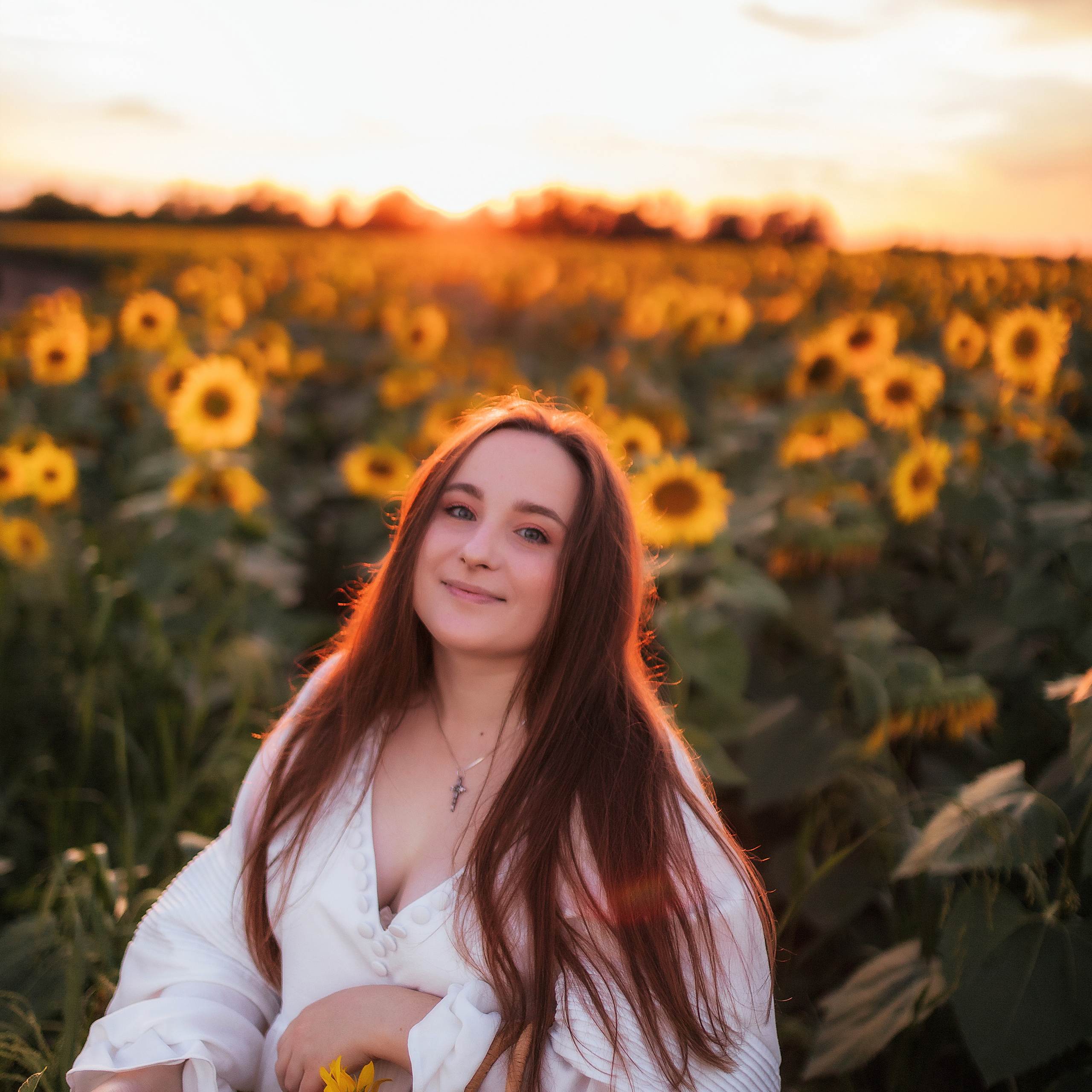 Вікторія і соняшники