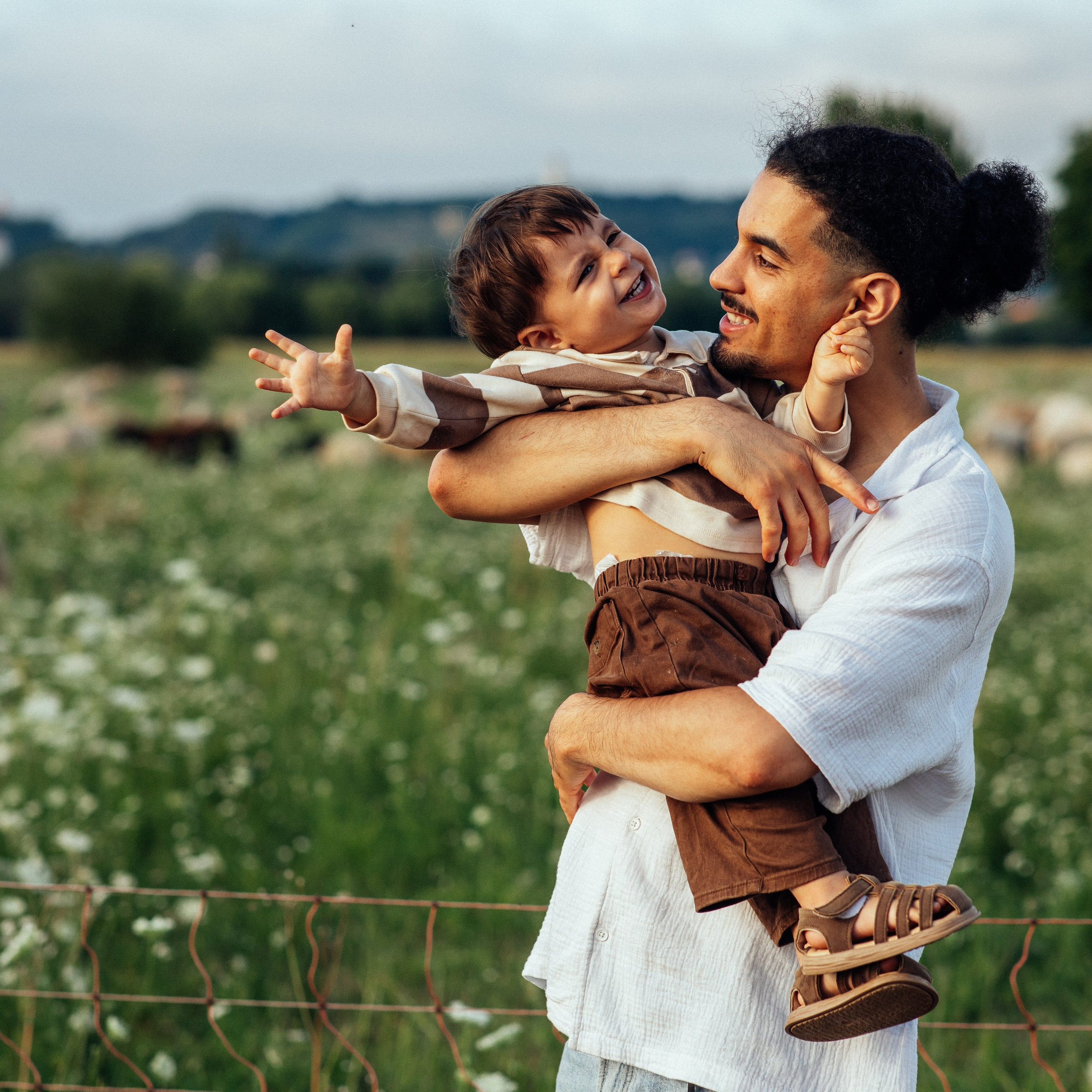 Elias. Natalia Tverdokhlib ist eine Kinder- und Familienfotografin in Dresden