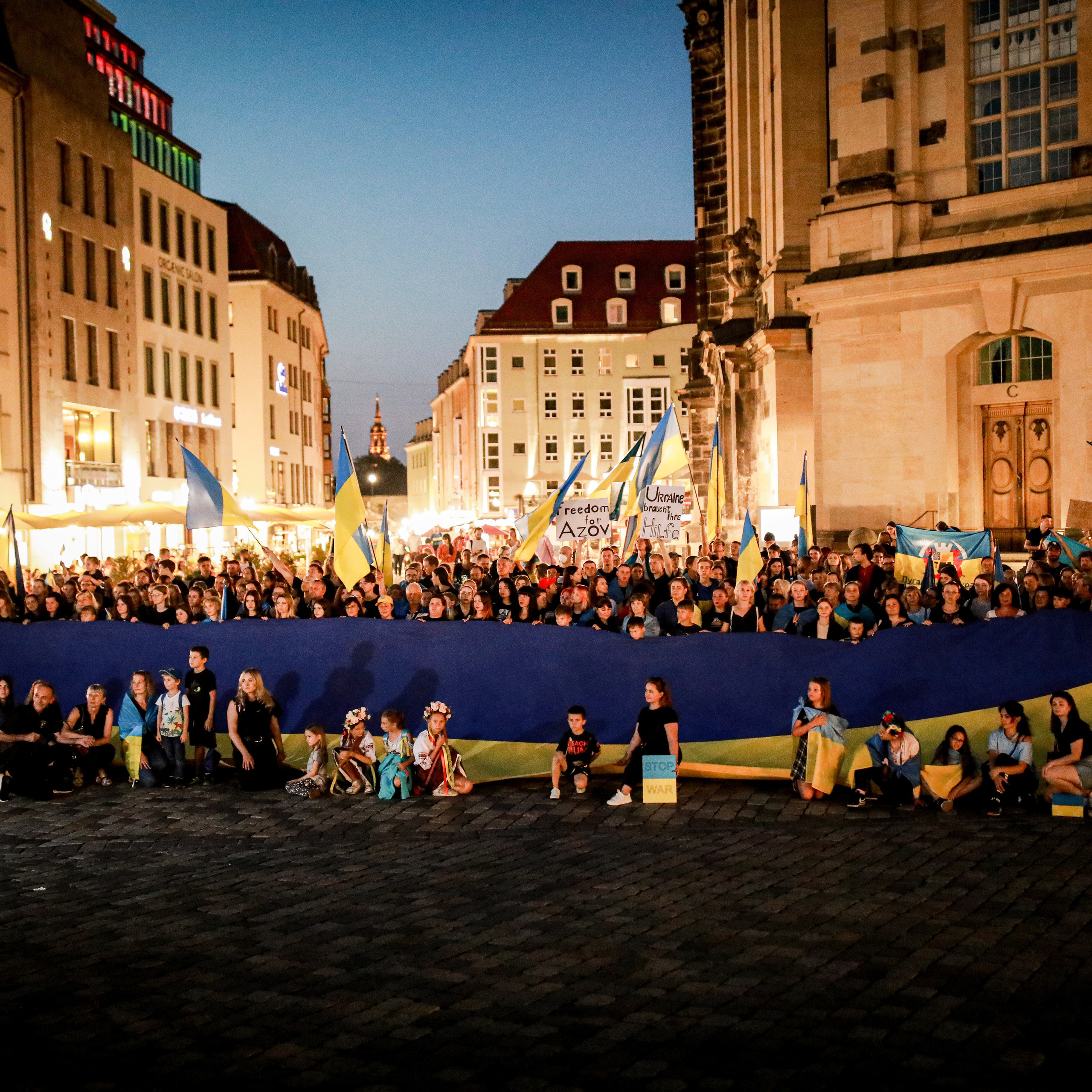 Дрезден мітинг. Наталя Твердохліб - дитячий та сімейний фотограф в Дрездені, Німеччина