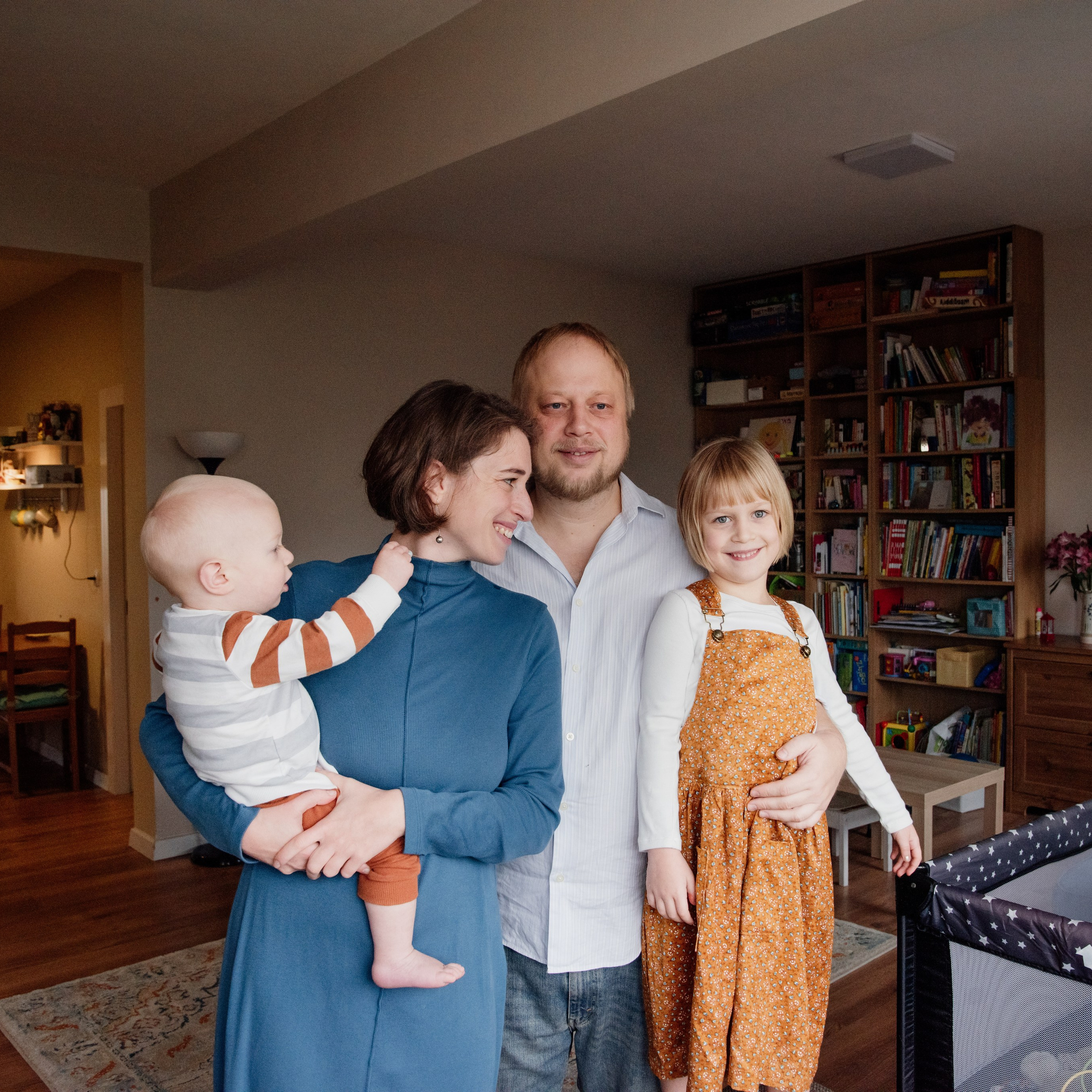 Family home photoshoot. Photographer in Israel Luba Ternavskaya