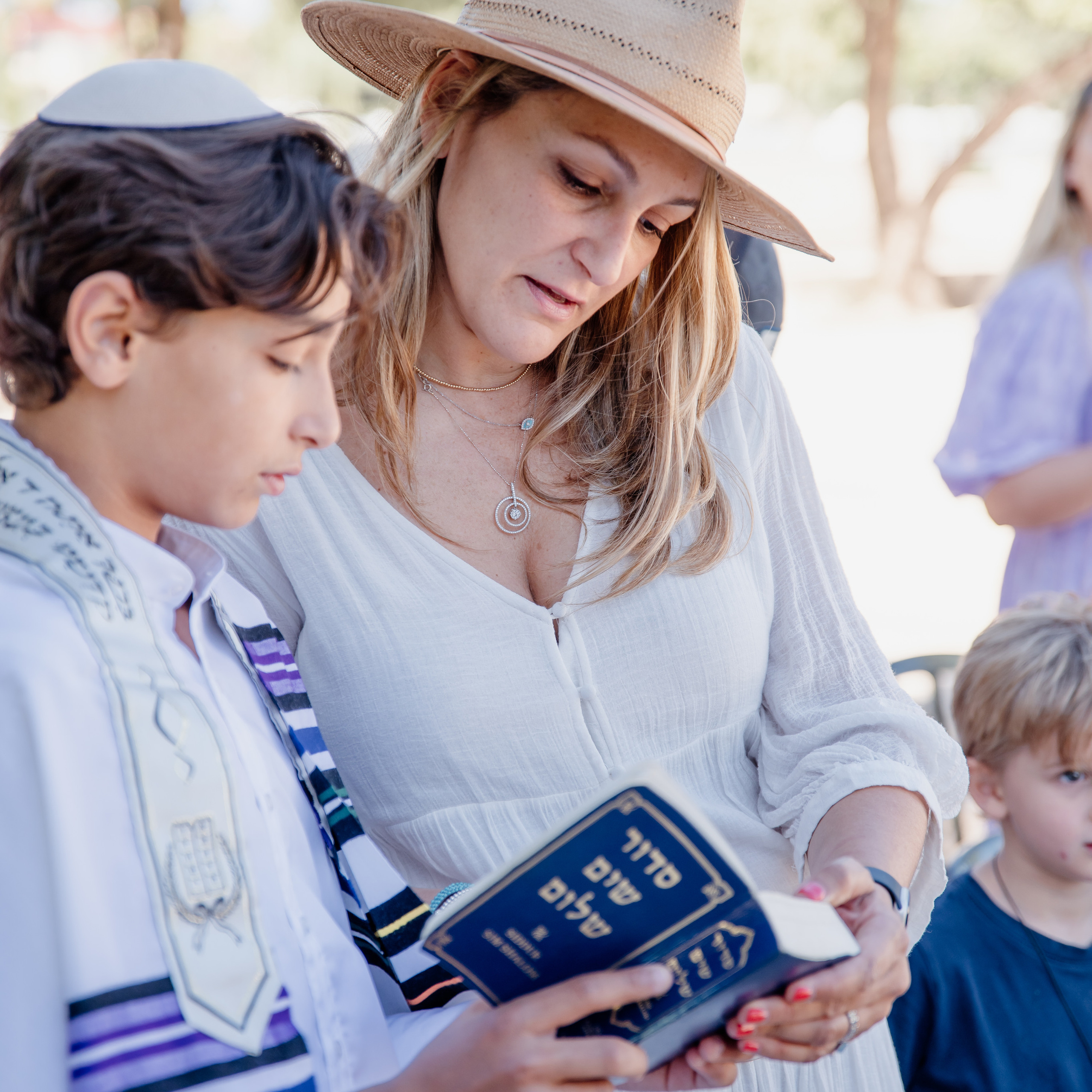 בר מצווה. צלמת ירושלים תל אביב ישראל