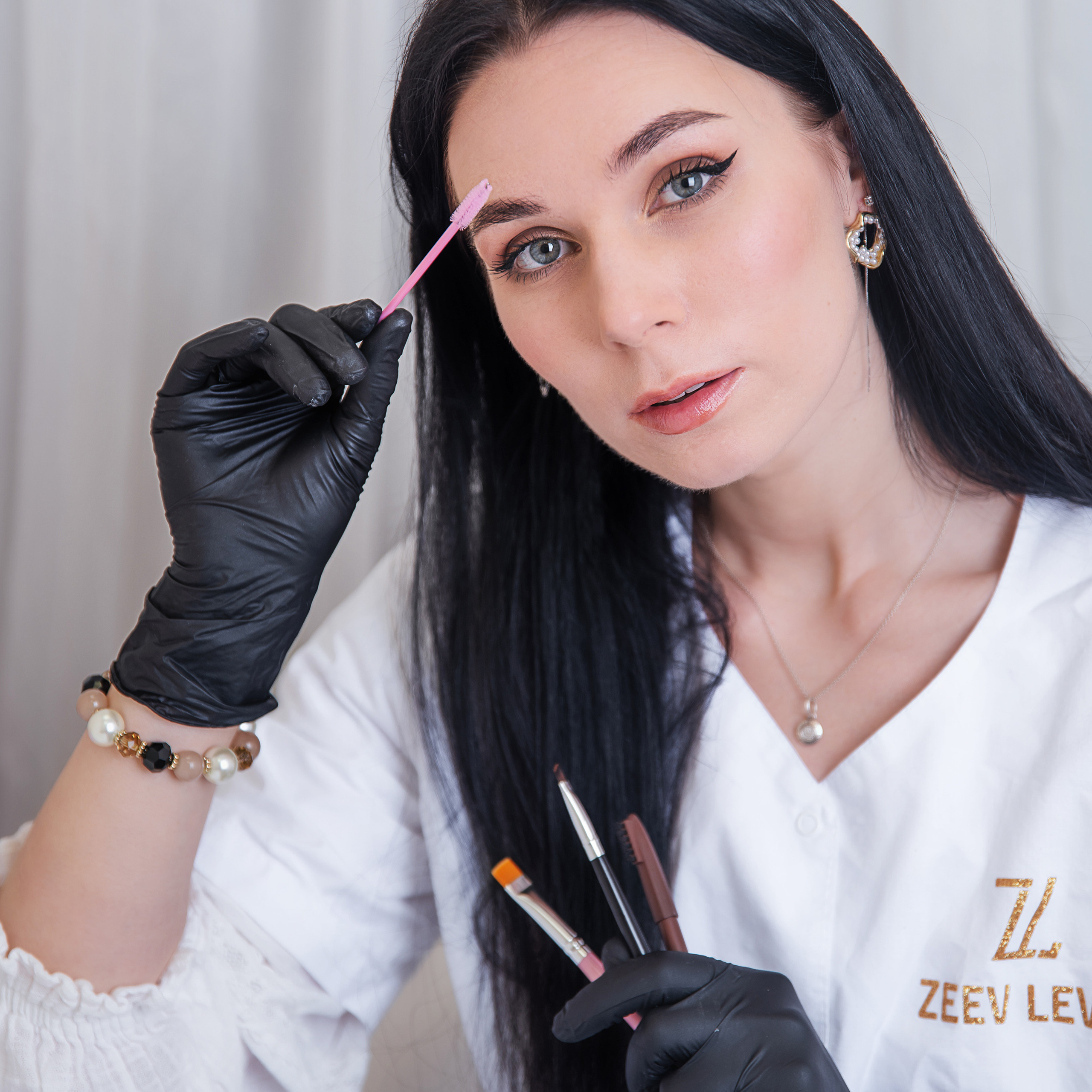 Shooting for the eyebrow master. Photographer in Israel Luba Ternavskaya