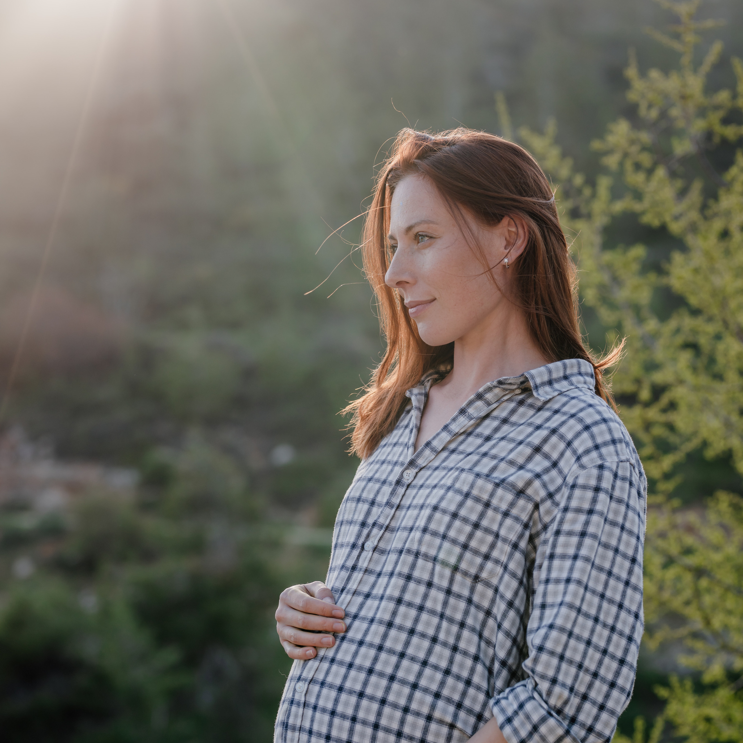 Outdoor maternity photoshoot. Photographer in Israel Luba Ternavskaya
