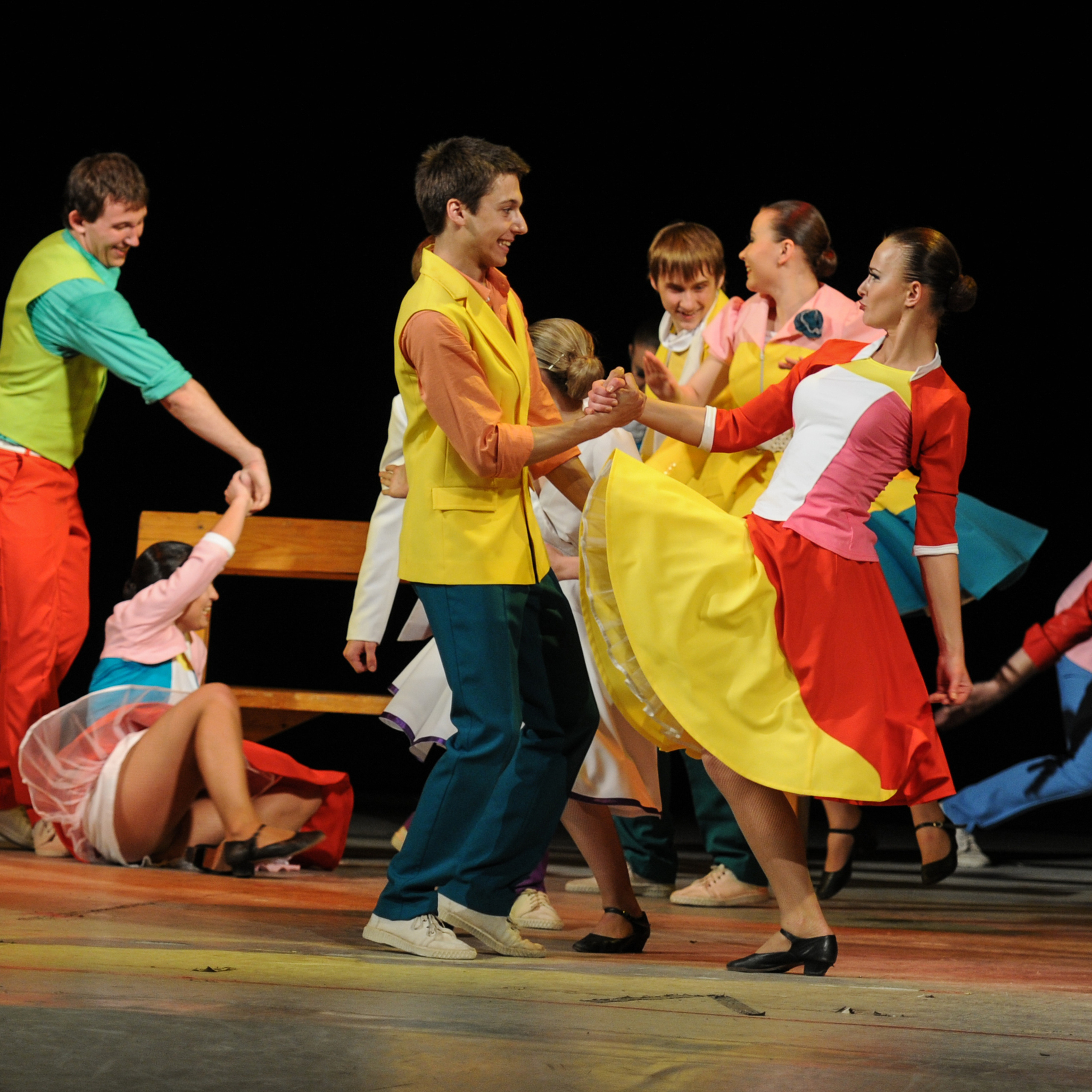 Concert of the folk group “Sunny Rainbow” in Russia. Photographer in Israel Luba Ternavskaya