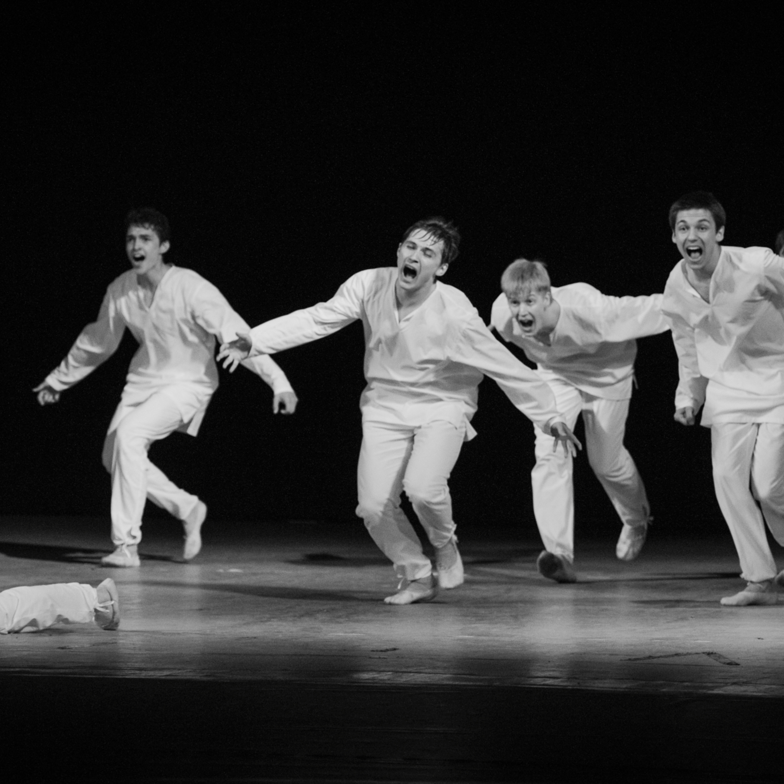Concert of the folk group “Sunny Rainbow” in Russia. Photographer in Israel Luba Ternavskaya